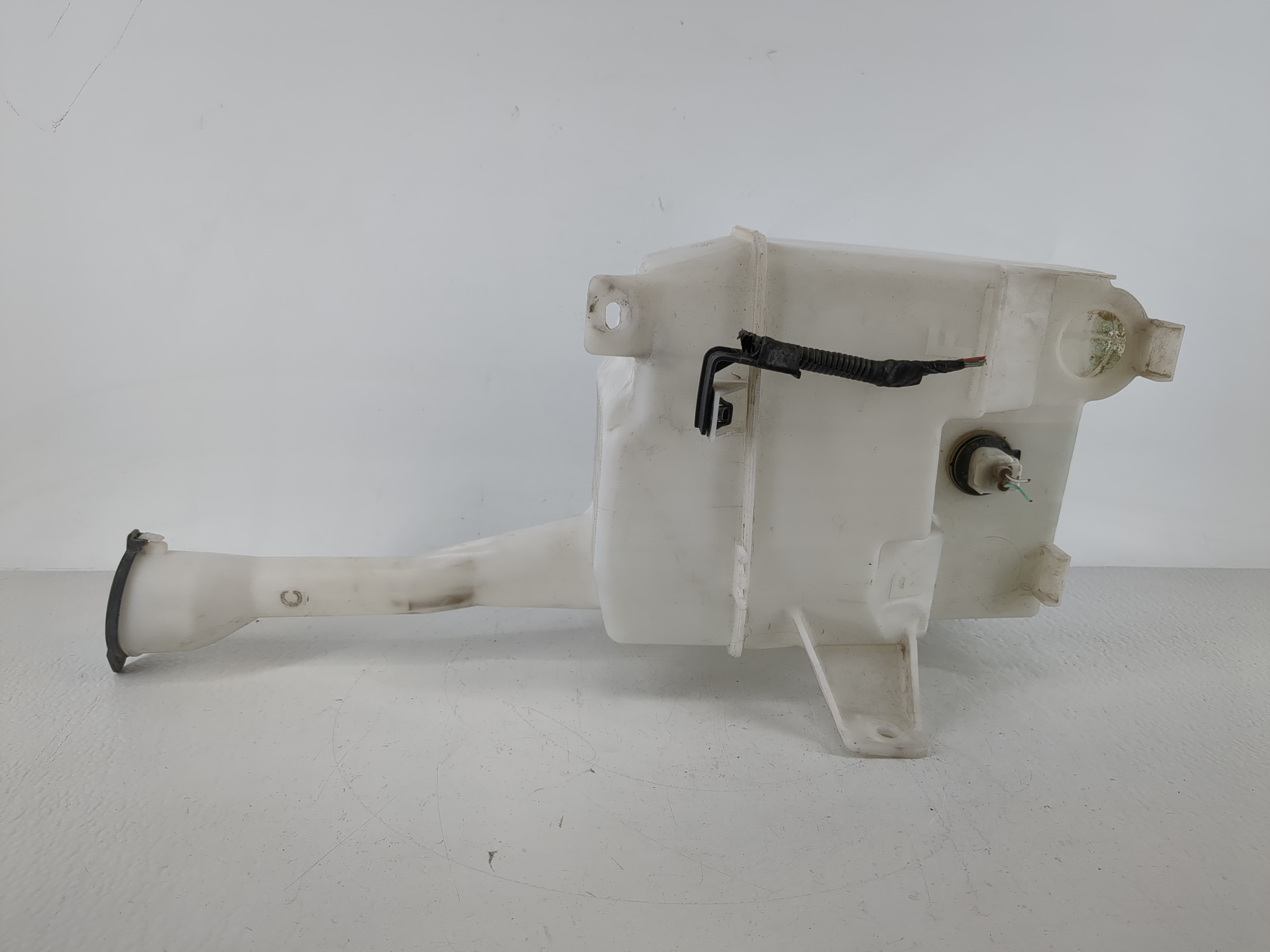 2007-2011 Toyota Camry Windshield Washer Fluid Reservoir Bottle Oem 1166285 - Oemusedautoparts1.com
