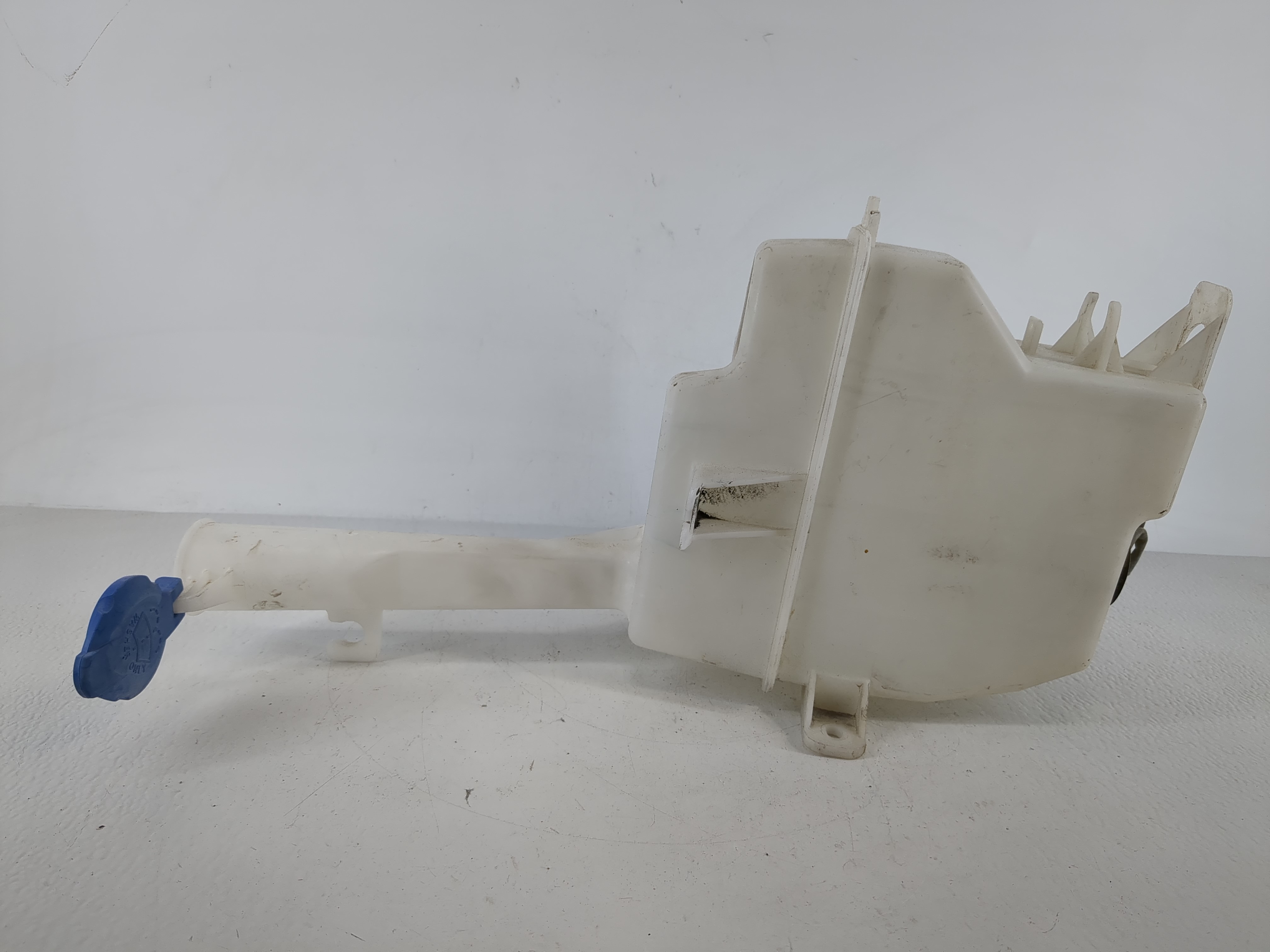 2011-2015 Kia Optima Windshield Washer Fluid Reservoir Bottle Oem 1166292 - Oemusedautoparts1.com