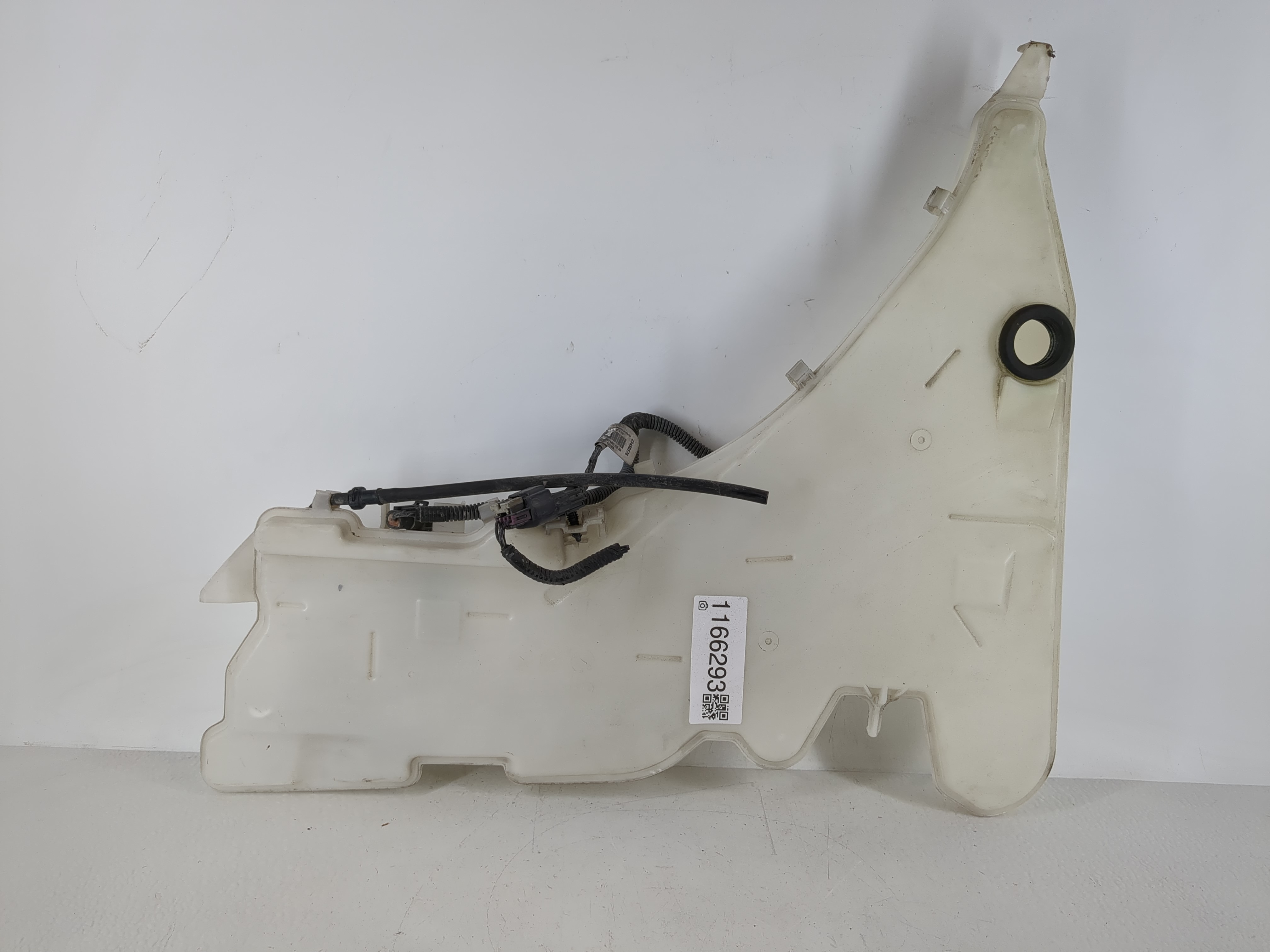2013-2018 Cadillac Ats Windshield Washer Fluid Reservoir Bottle Oem 1166293 - Oemusedautoparts1.com