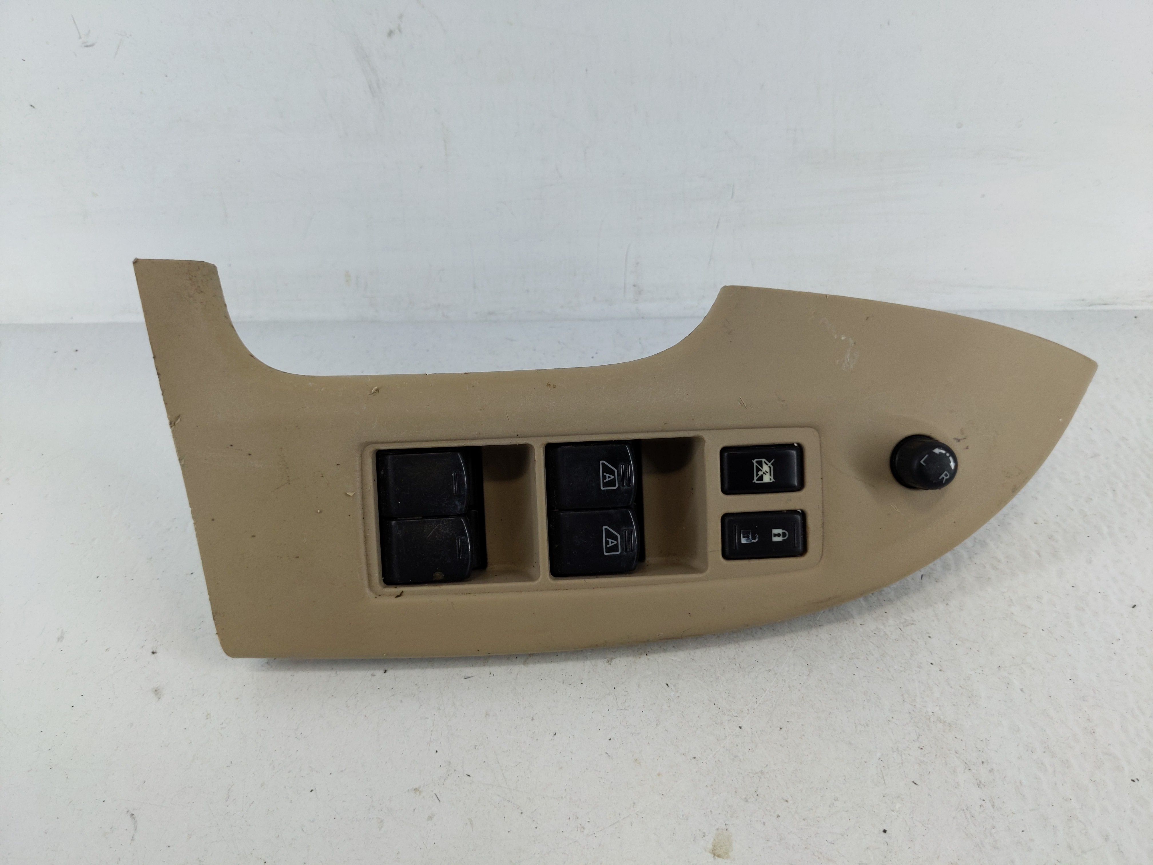 2011-2017 Nissan Quest Driver Left Door Master Power Window Switch 1166297 - Oemusedautoparts1.com