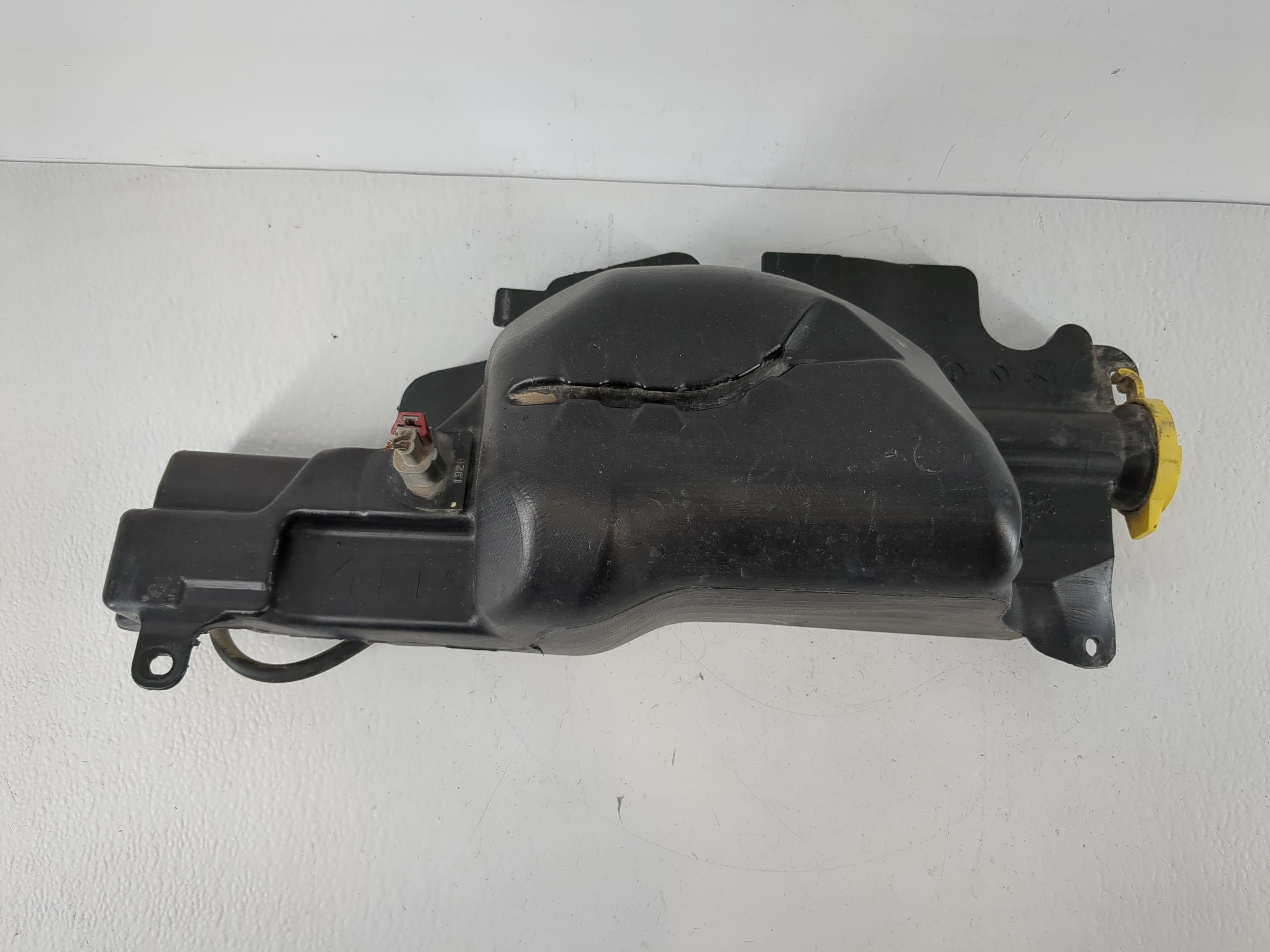 Dodge Ram 1500 Windshield Washer Fluid Reservoir Bottle Oem 1166298 - Oemusedautoparts1.com