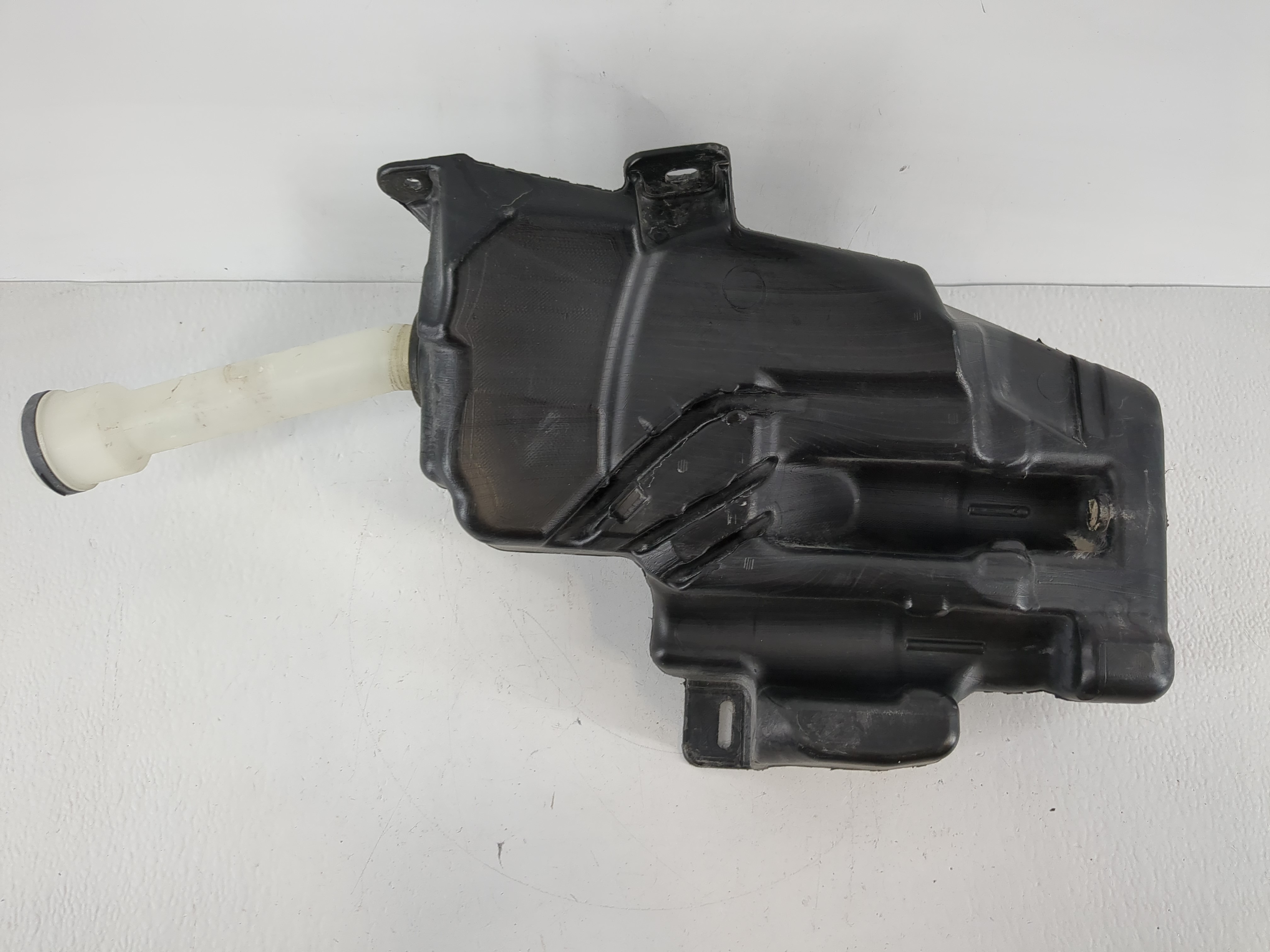 Chevrolet Cruze Limited Windshield Washer Fluid Reservoir Bottle Oem 1166301 - Oemusedautoparts1.com