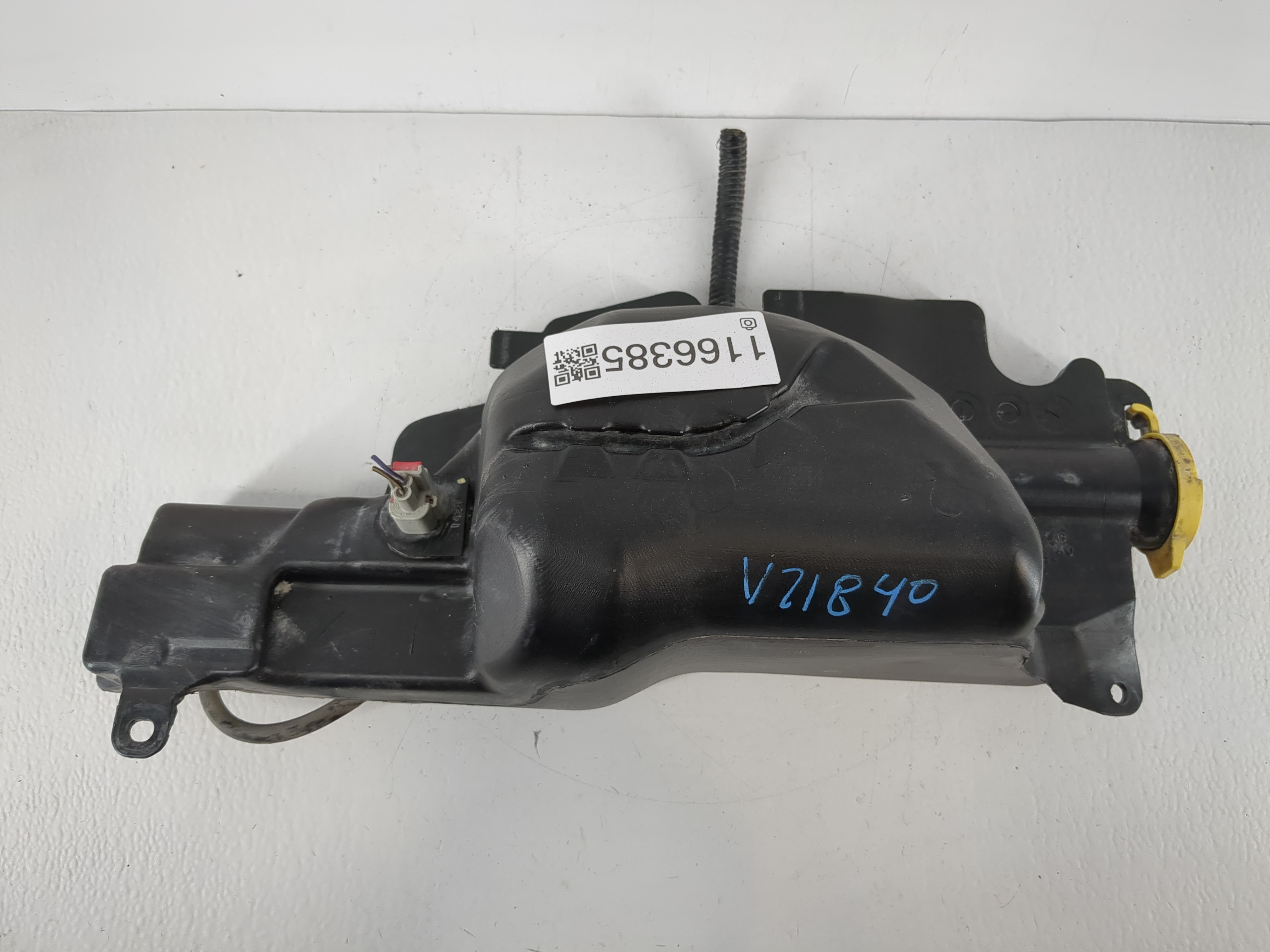 Dodge Ram 1500 Windshield Washer Fluid Reservoir Bottle Oem 1166385 - Oemusedautoparts1.com