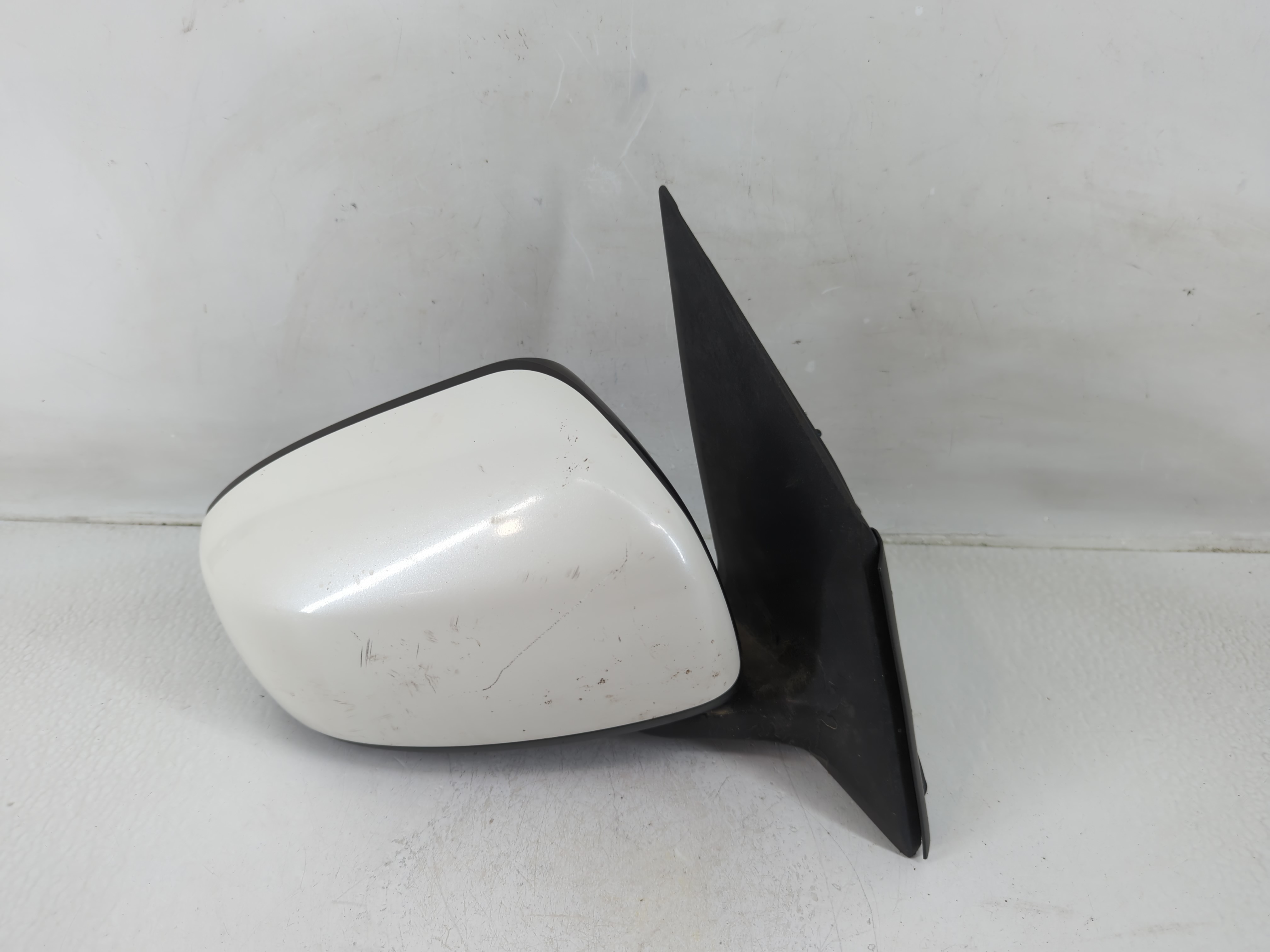 2017 Mitsubishi Mirage Passenger Right Side View Power Door Mirror White 1166459 - Oemusedautoparts1.com