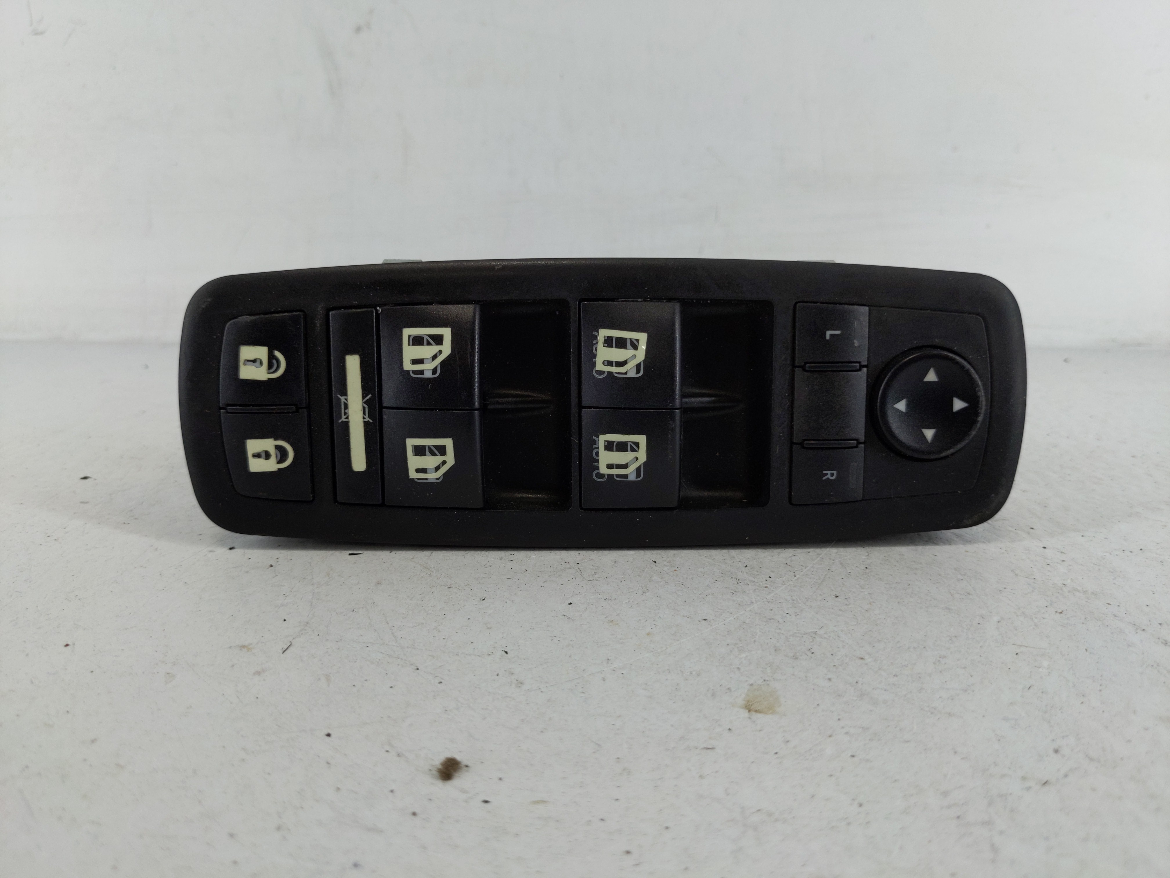 2011-2014 Chrysler 300 Driver Left Door Master Power Window Switch 1166514 - Oemusedautoparts1.com