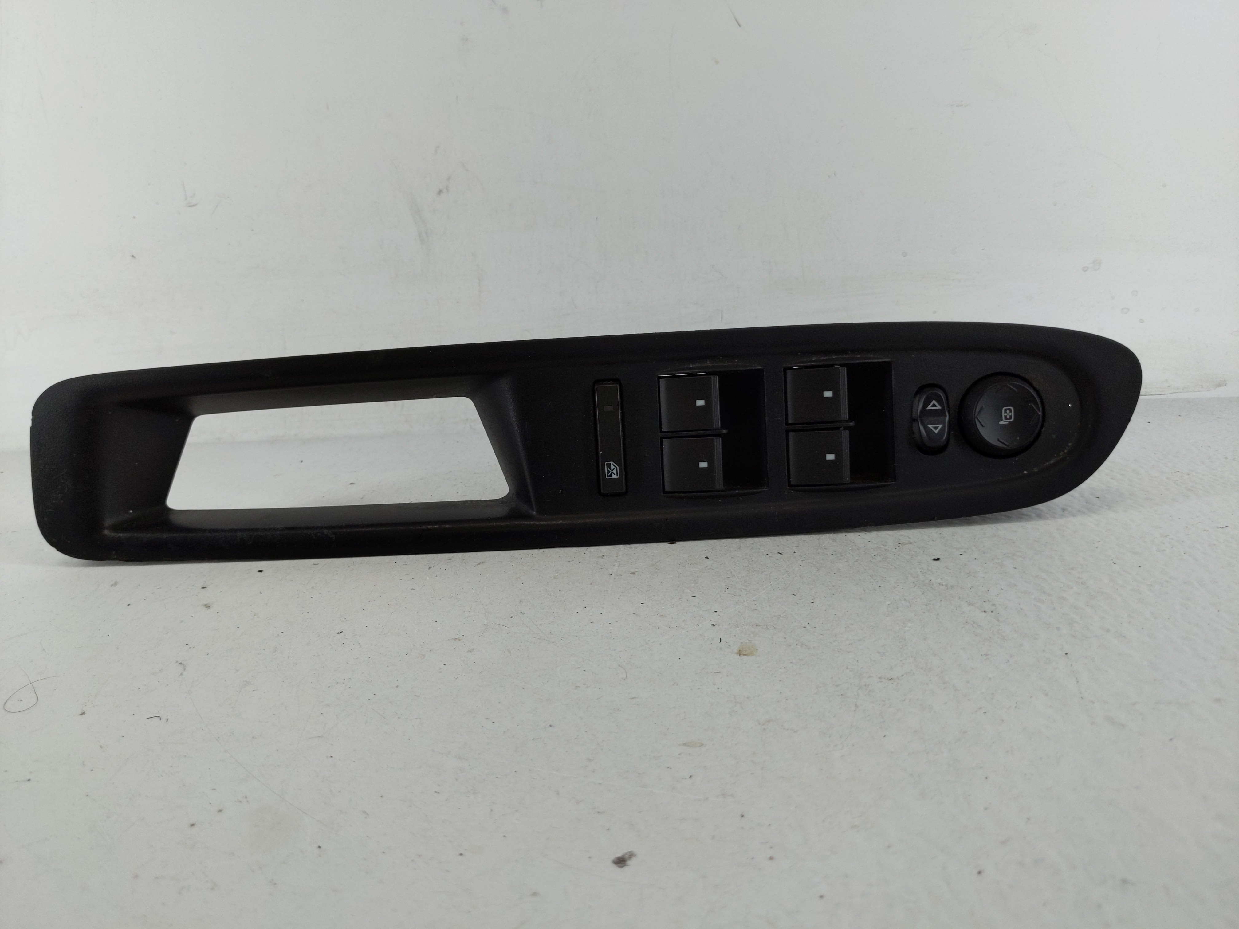 2009-2017 Chevrolet Traverse Driver Left Door Master Power Window Switch 1166515 - Oemusedautoparts1.com