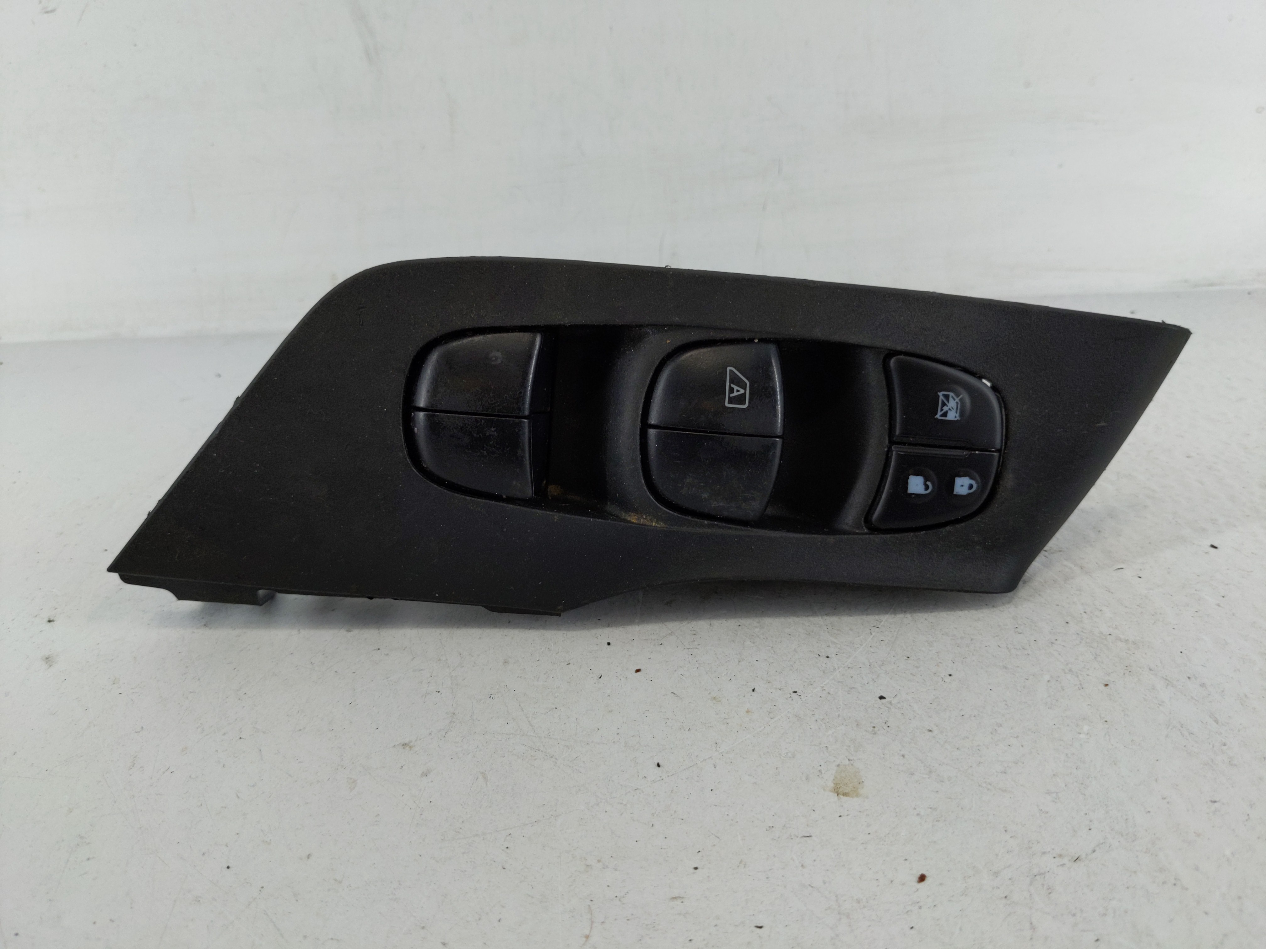 2013-2018 Nissan Altima Driver Left Door Master Power Window Switch 1166517 - Oemusedautoparts1.com