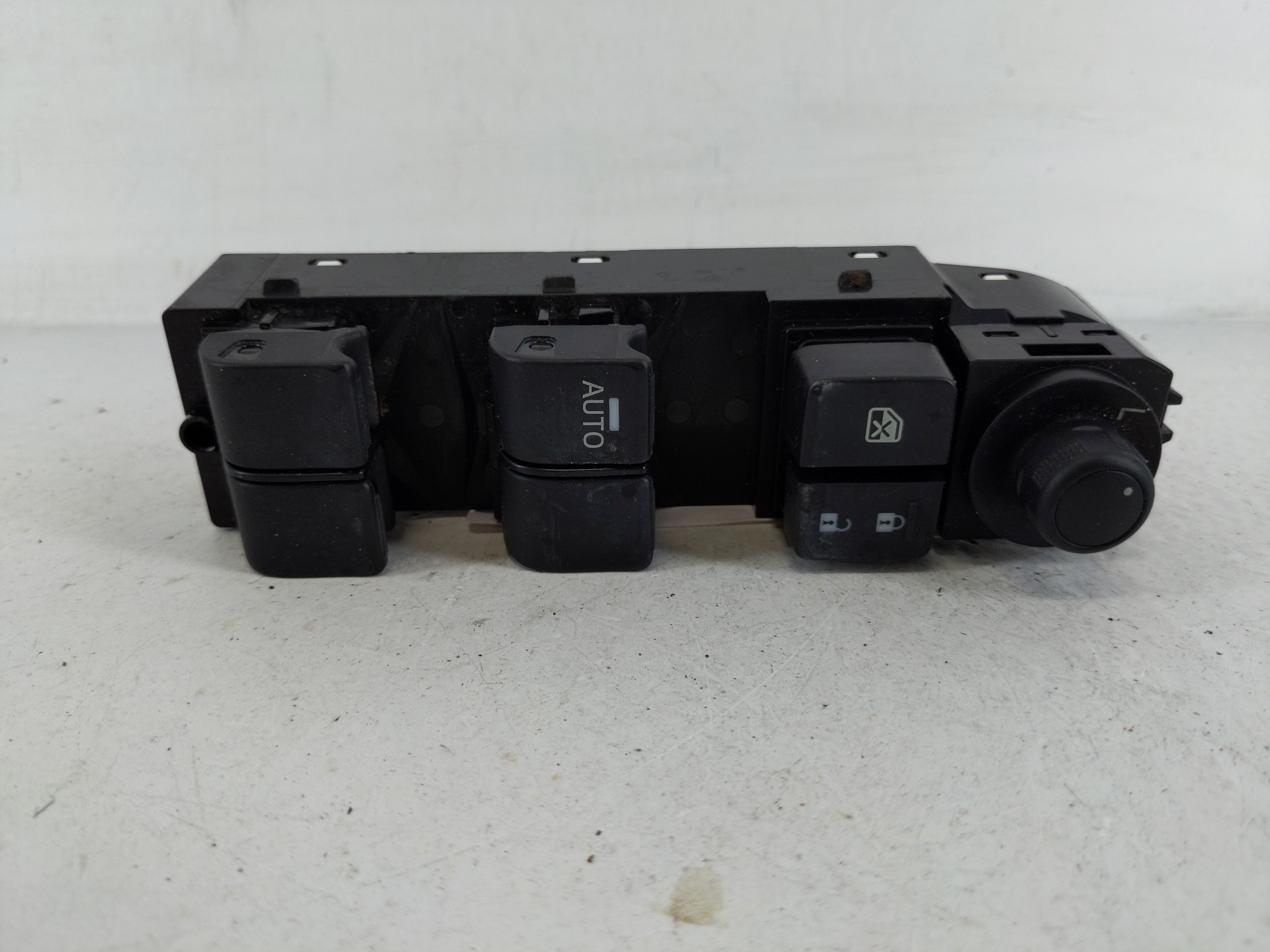 Picture of 2017-2018 Mazda 3 Driver Left Door Master Power Window Switch 23318737 1166530