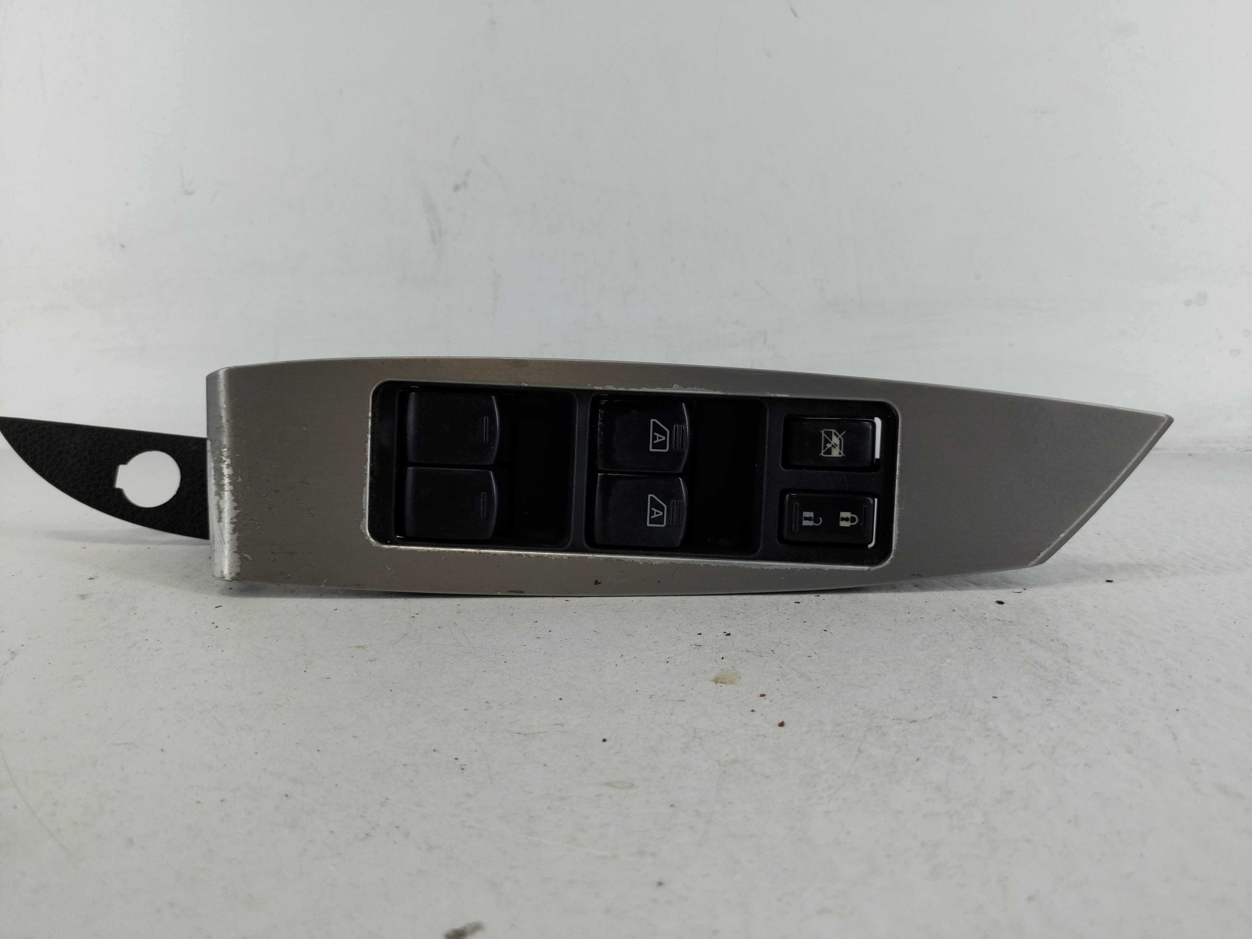 2007-2007 Nissan Murano Driver Left Door Master Power Window Switch 1166552 - Oemusedautoparts1.com