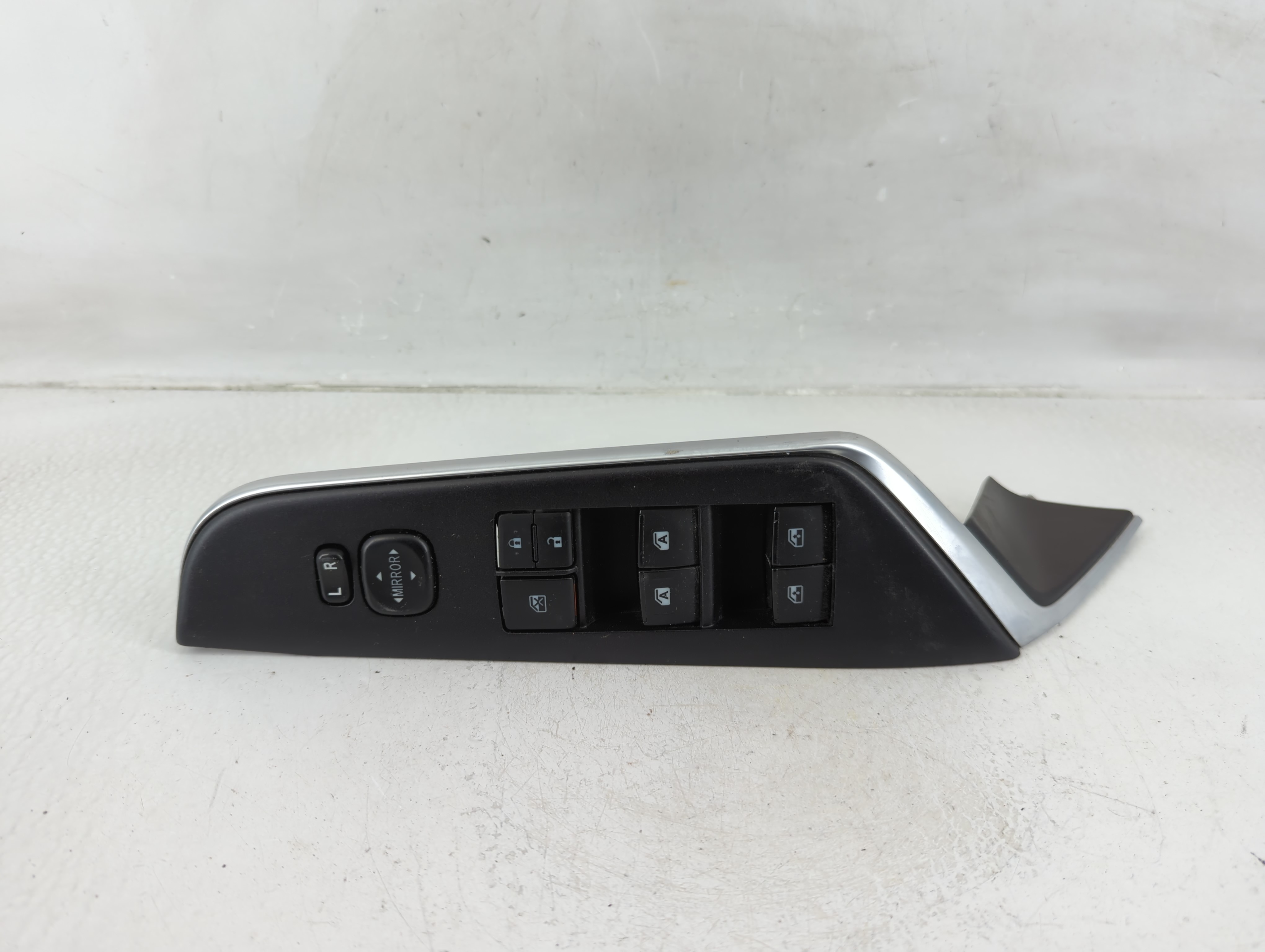 2015-2017 Toyota Camry Driver Left Door Master Power Window Switch 1166614 - Oemusedautoparts1.com
