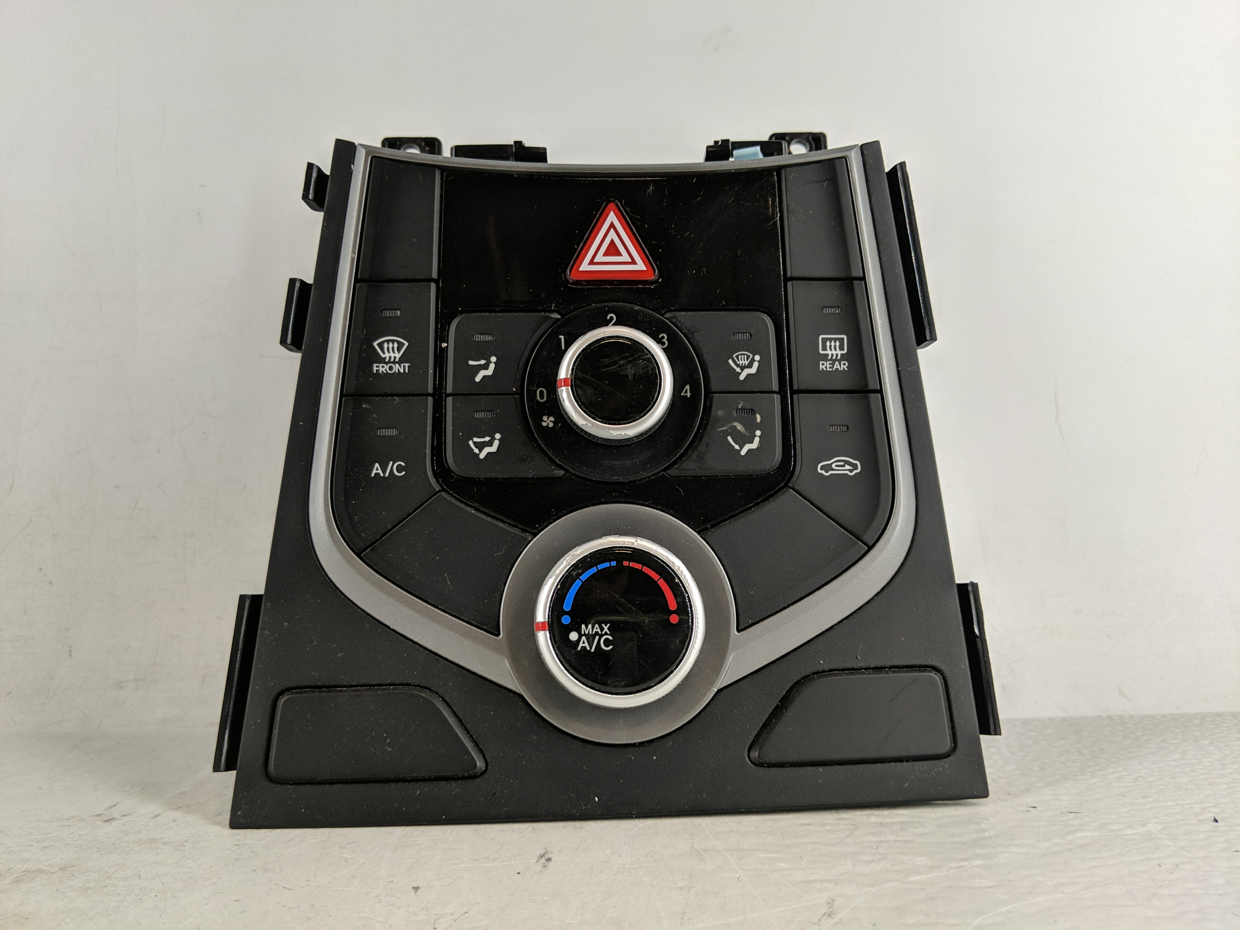 Picture of 2014-2016 Hyundai Elantra Ac Heater Roof Climate Control Temperature Oem 1166620