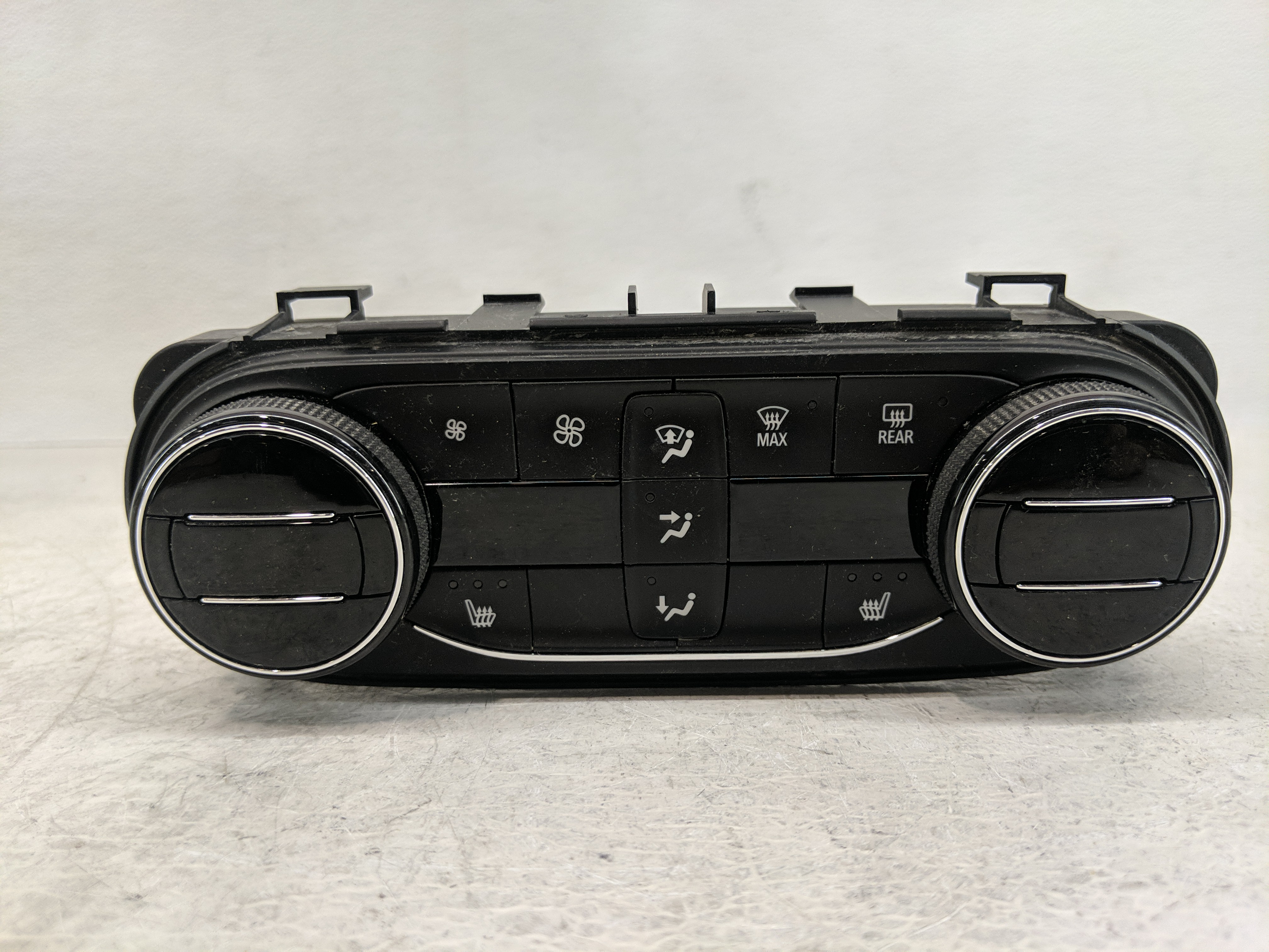 Picture of 2017-2021 Buick Encore Ac Heater Climate Control 42755144 1166632