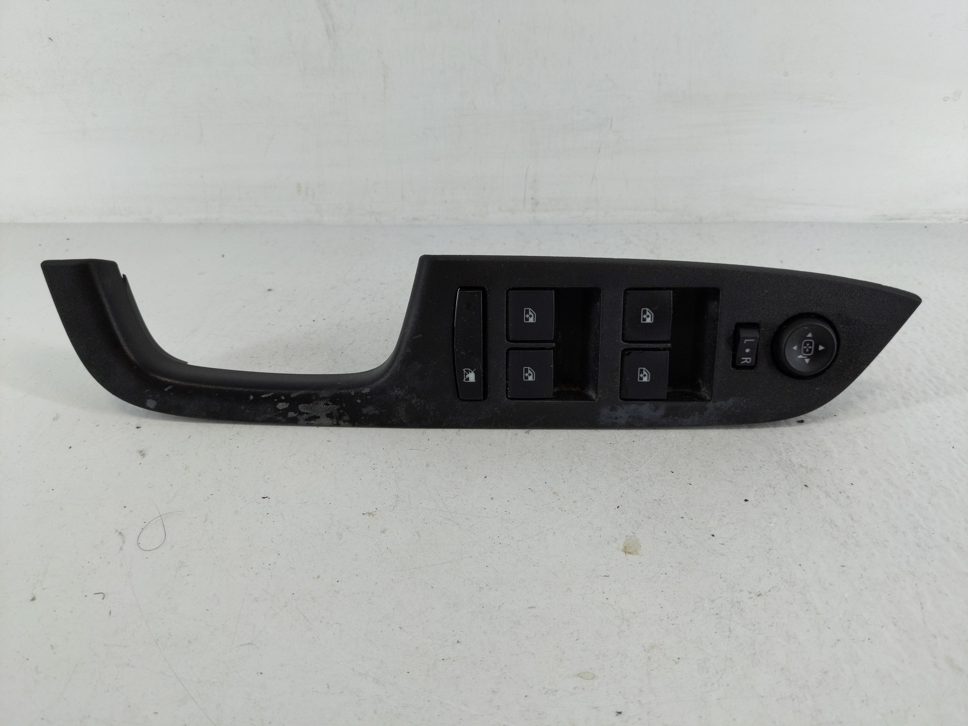 2010-2017 Chevrolet Equinox Driver Left Door Master Power Window Switch 1166658 - Oemusedautoparts1.com