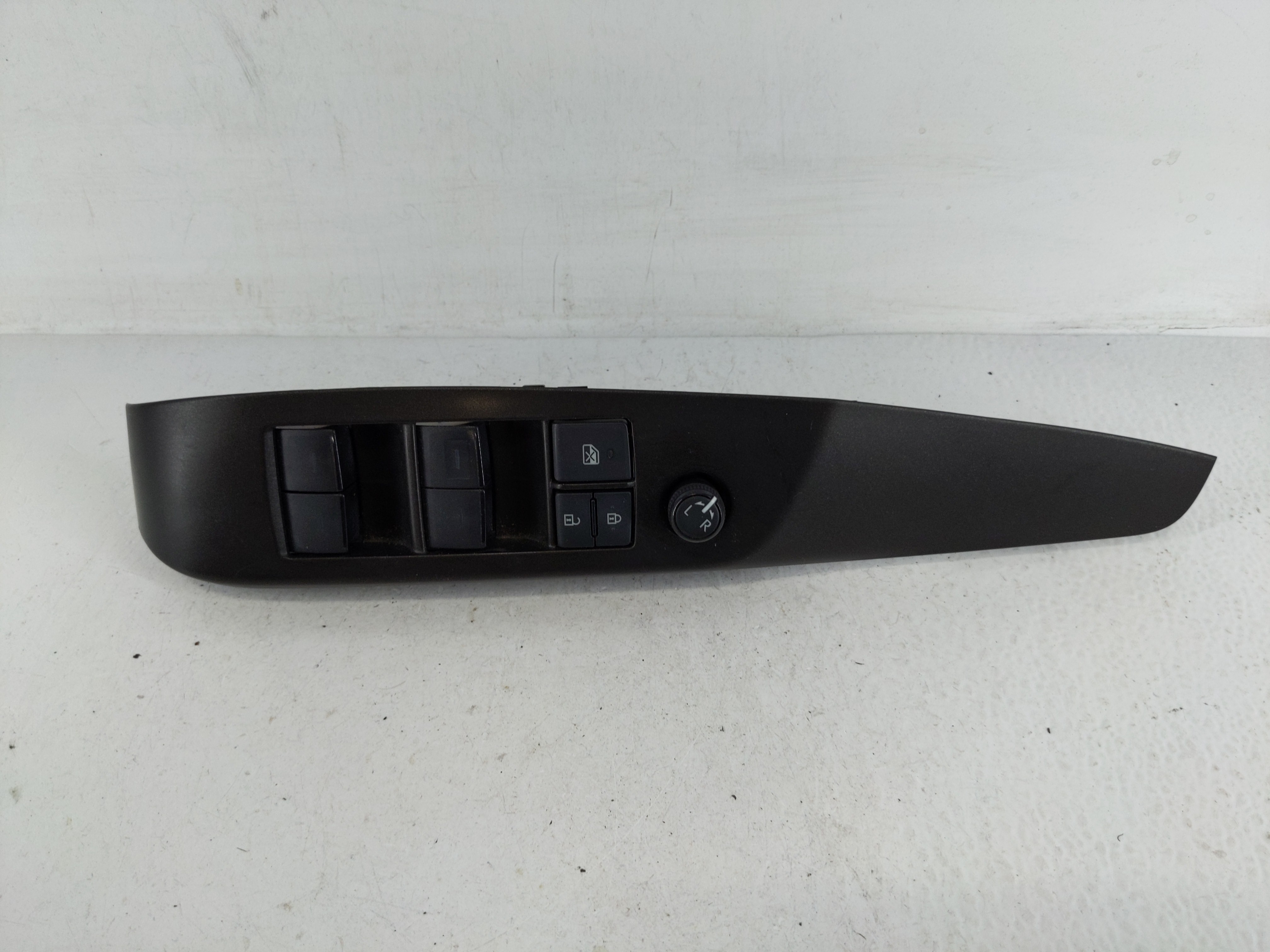 2018-2022 Toyota Camry Driver Left Door Master Power Window Switch 1166672 - Oemusedautoparts1.com