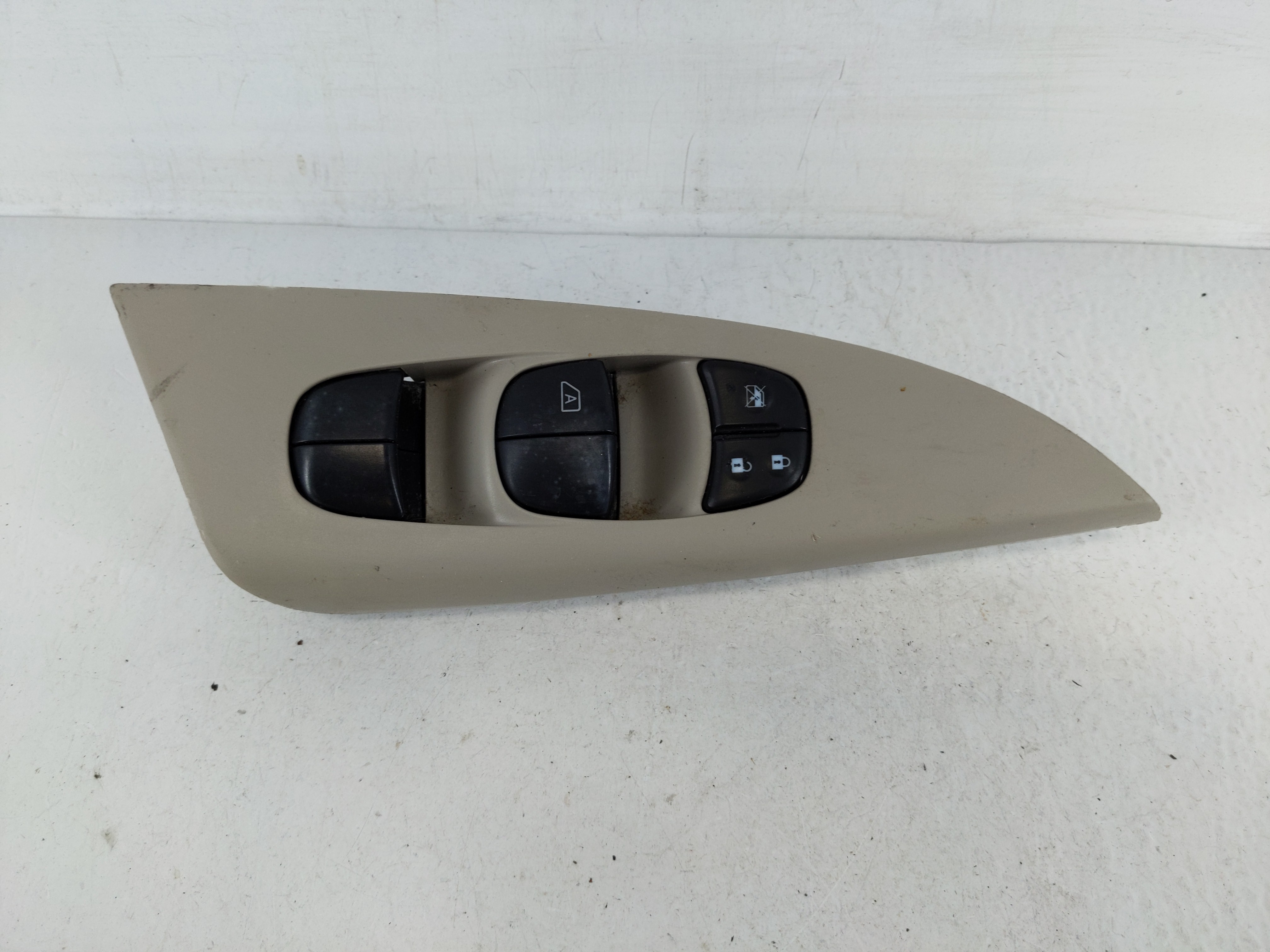 2013-2019 Nissan Sentra Driver Left Door Master Power Window Switch 1166679 - Oemusedautoparts1.com