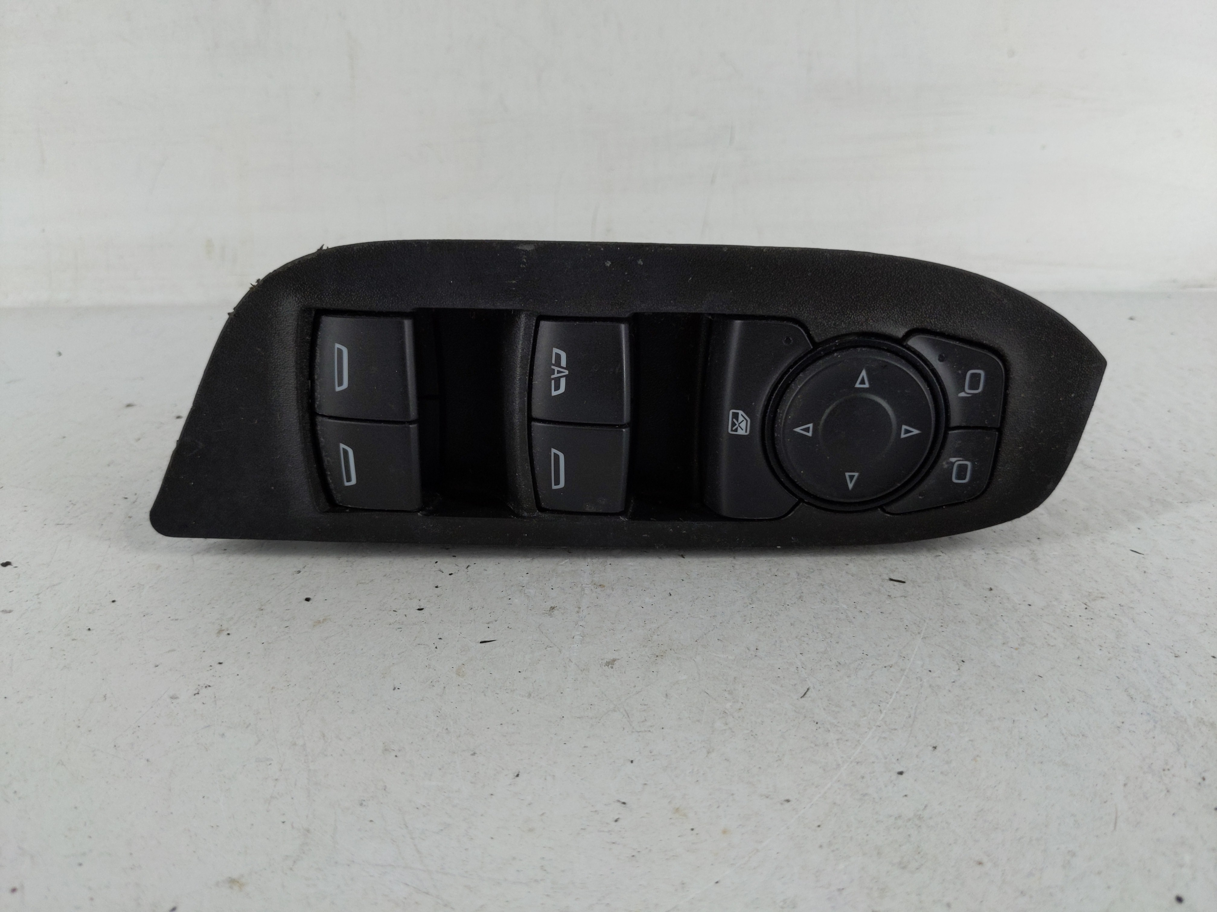 2018-2022 Chevrolet Equinox Driver Left Door Master Power Window Switch 1166688 - Oemusedautoparts1.com