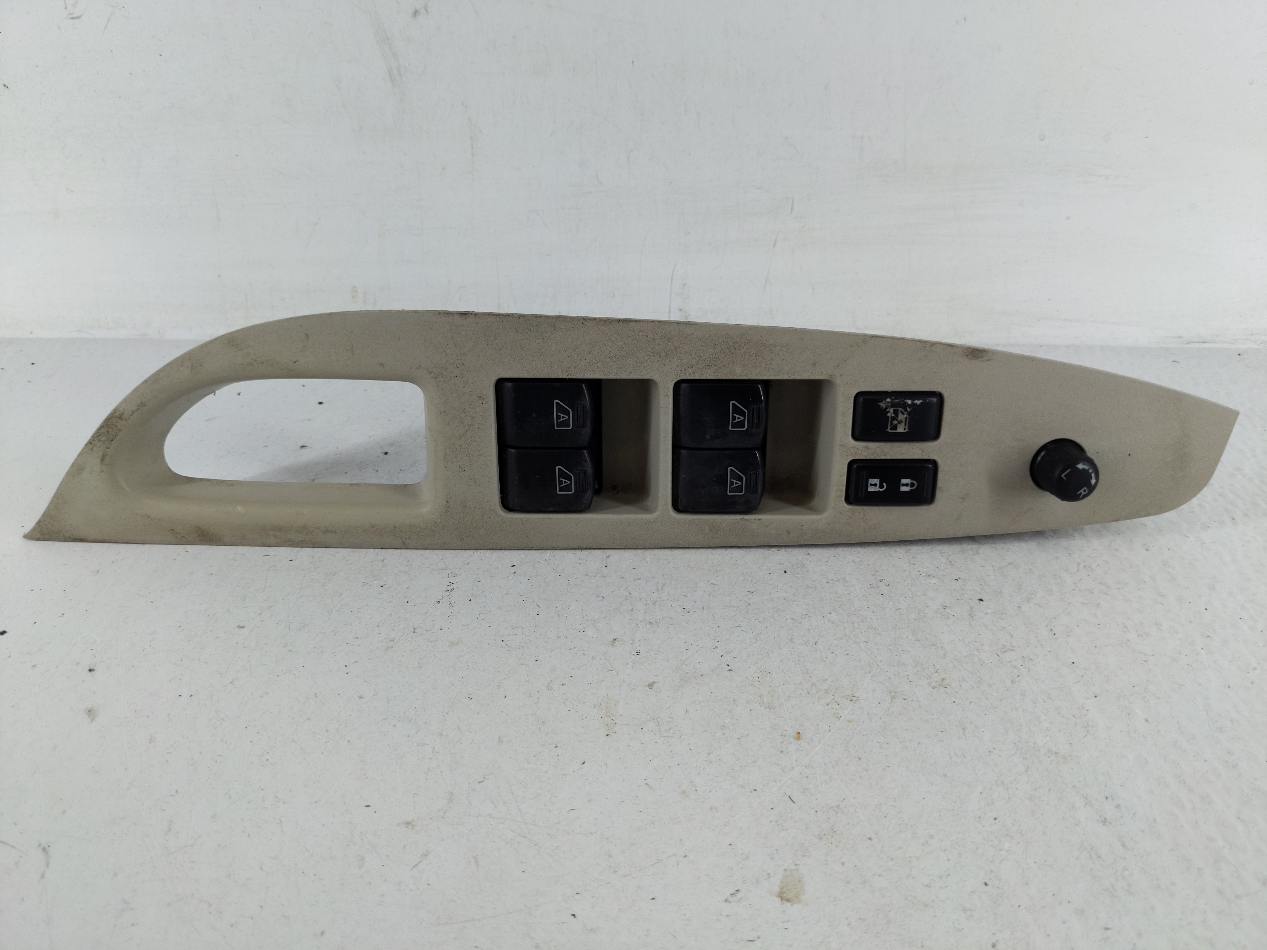 2011-2013 Infiniti G37 Driver Left Door Master Power Window Switch 1166690 - Oemusedautoparts1.com