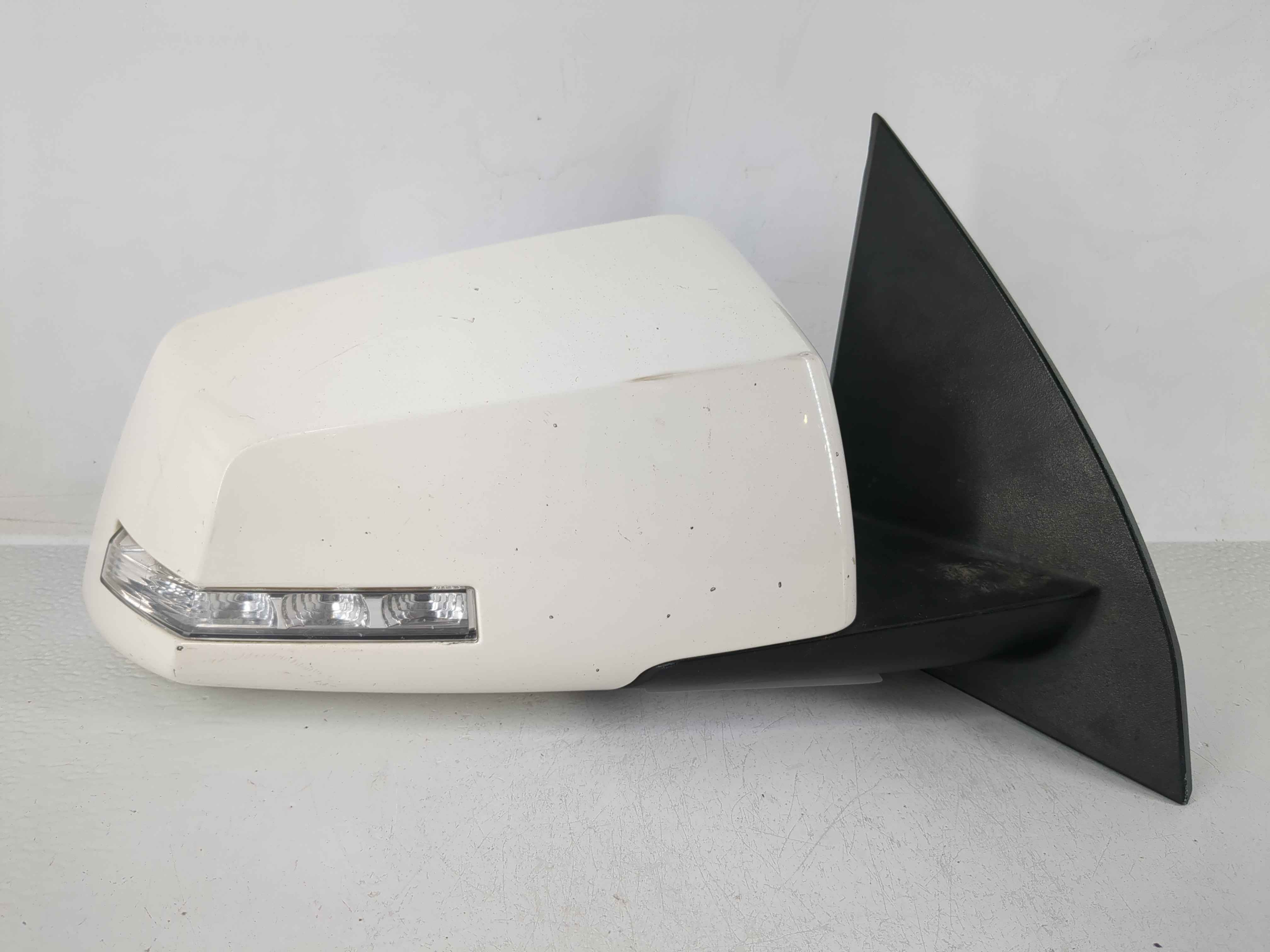 Picture of 2007-2008 Gmc Acadia Passenger Right Side View Power Door Mirror White 1166746