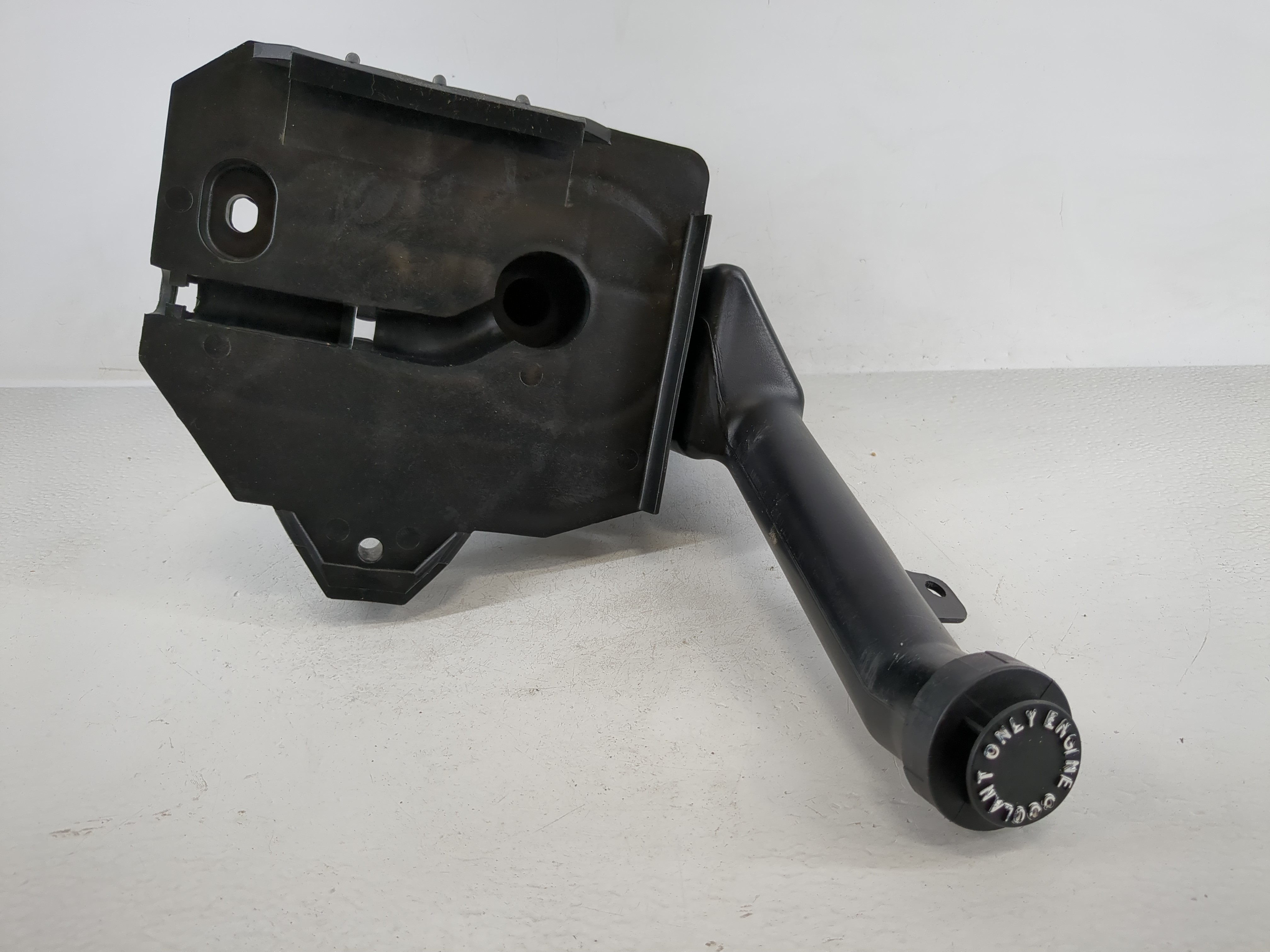 Chevrolet Camaro Windshield Washer Fluid Reservoir Bottle Oem 1166757 - Oemusedautoparts1.com