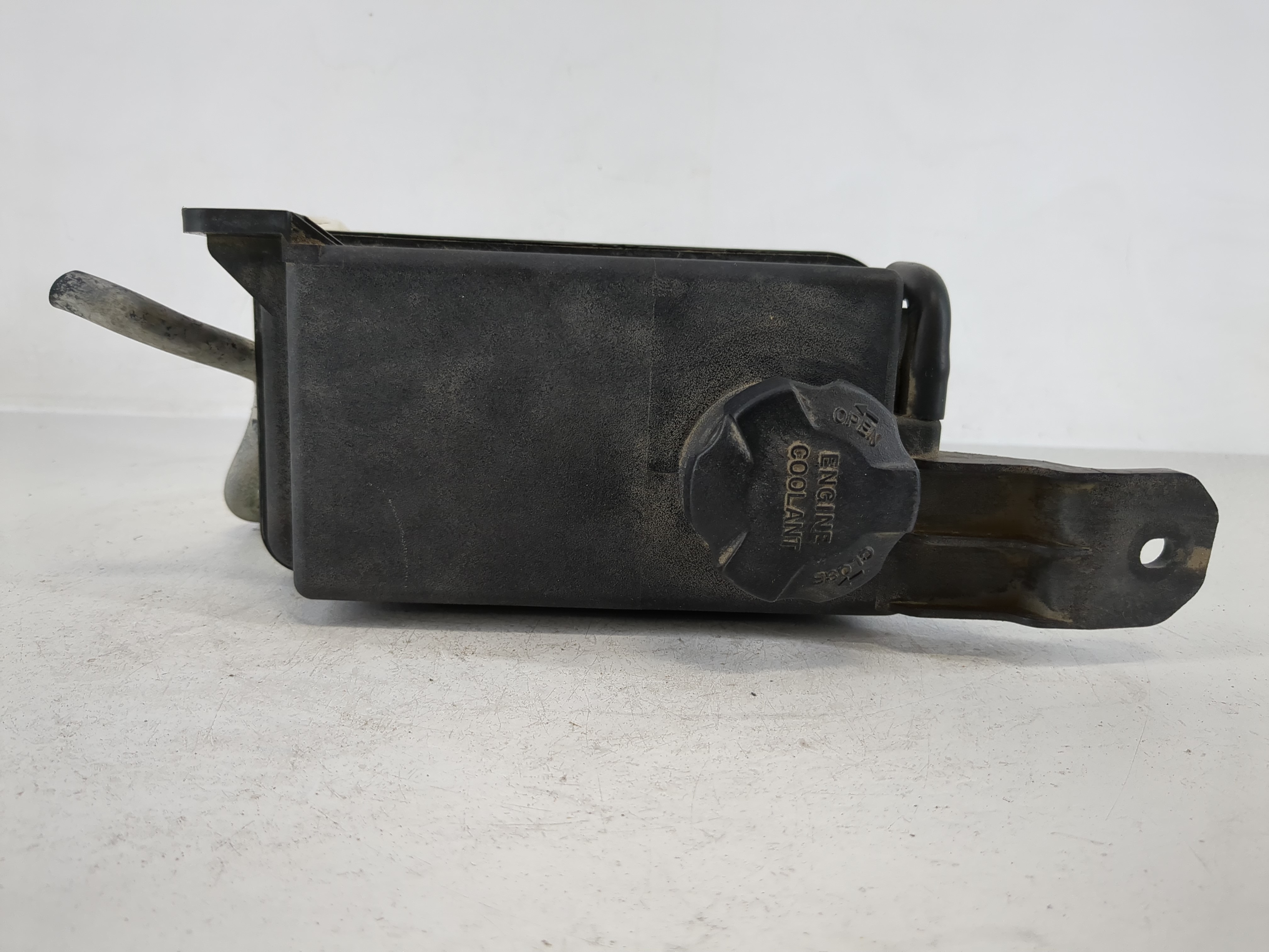 2004-2009 Toyota Prius Windshield Washer Fluid Reservoir Bottle Oem 1166761 - Oemusedautoparts1.com