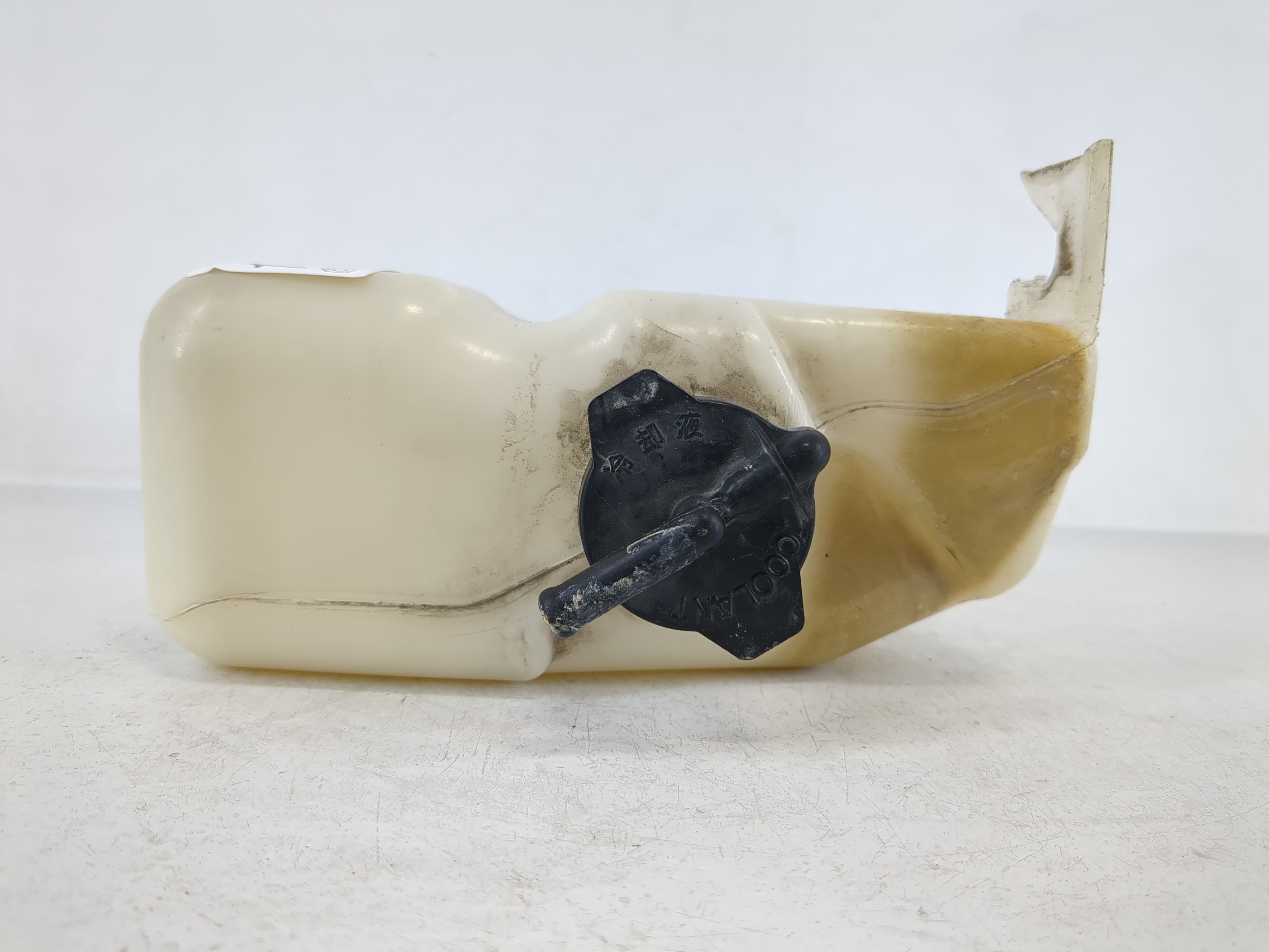Picture of 1997-2001 Lexus Es300 Radiator Coolant Overflow Expansion Tank Bottle 1166771