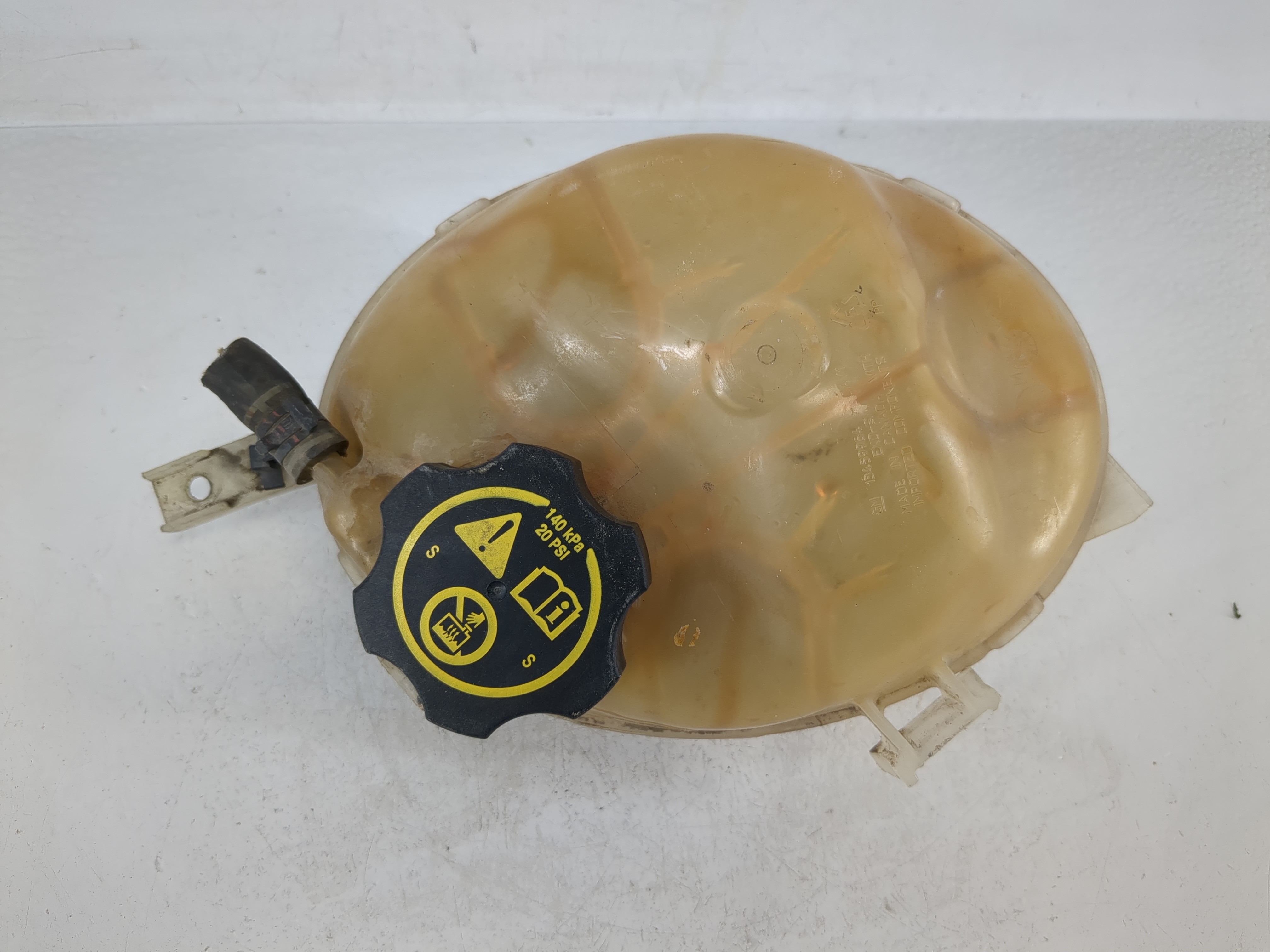 Chevrolet Cruze Windshield Washer Fluid Reservoir Bottle Oem 1166774 - Oemusedautoparts1.com