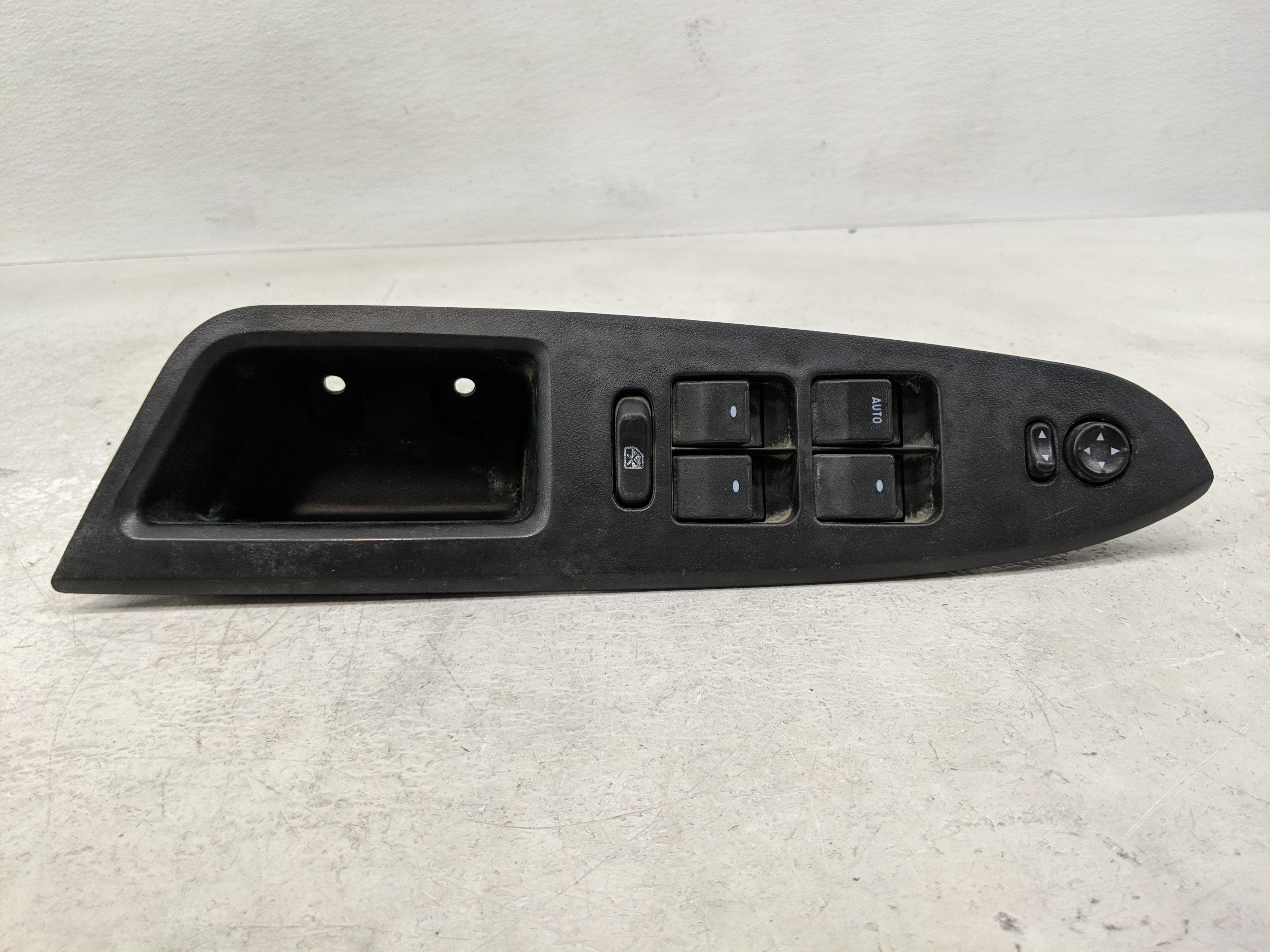 2009-2016 Chevrolet Impala Driver Left Door Master Power Window Switch 1166796 - Oemusedautoparts1.com