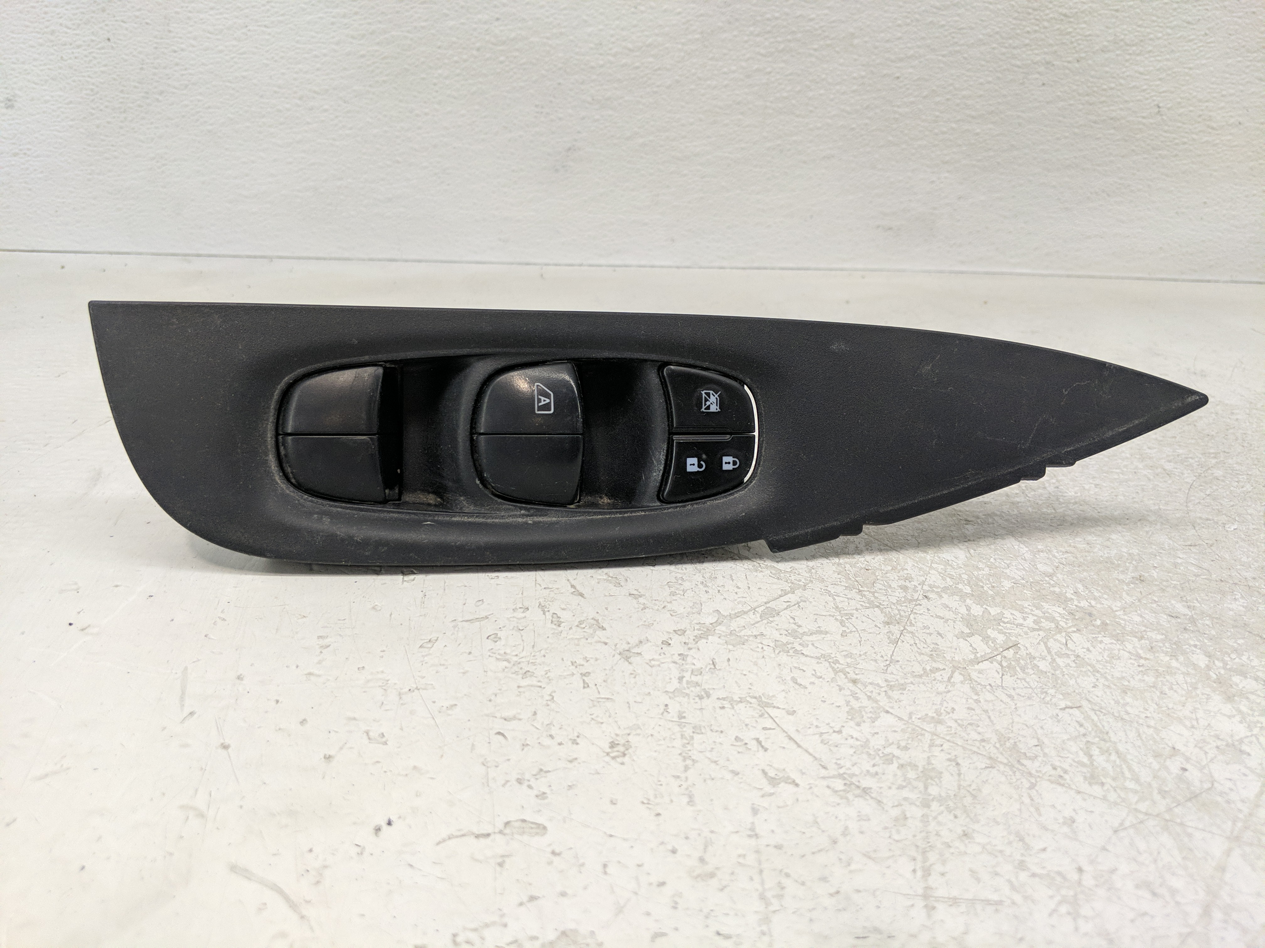 2016-2020 Nissan Rogue Driver Left Door Master Power Window Switch 1166802 - Oemusedautoparts1.com