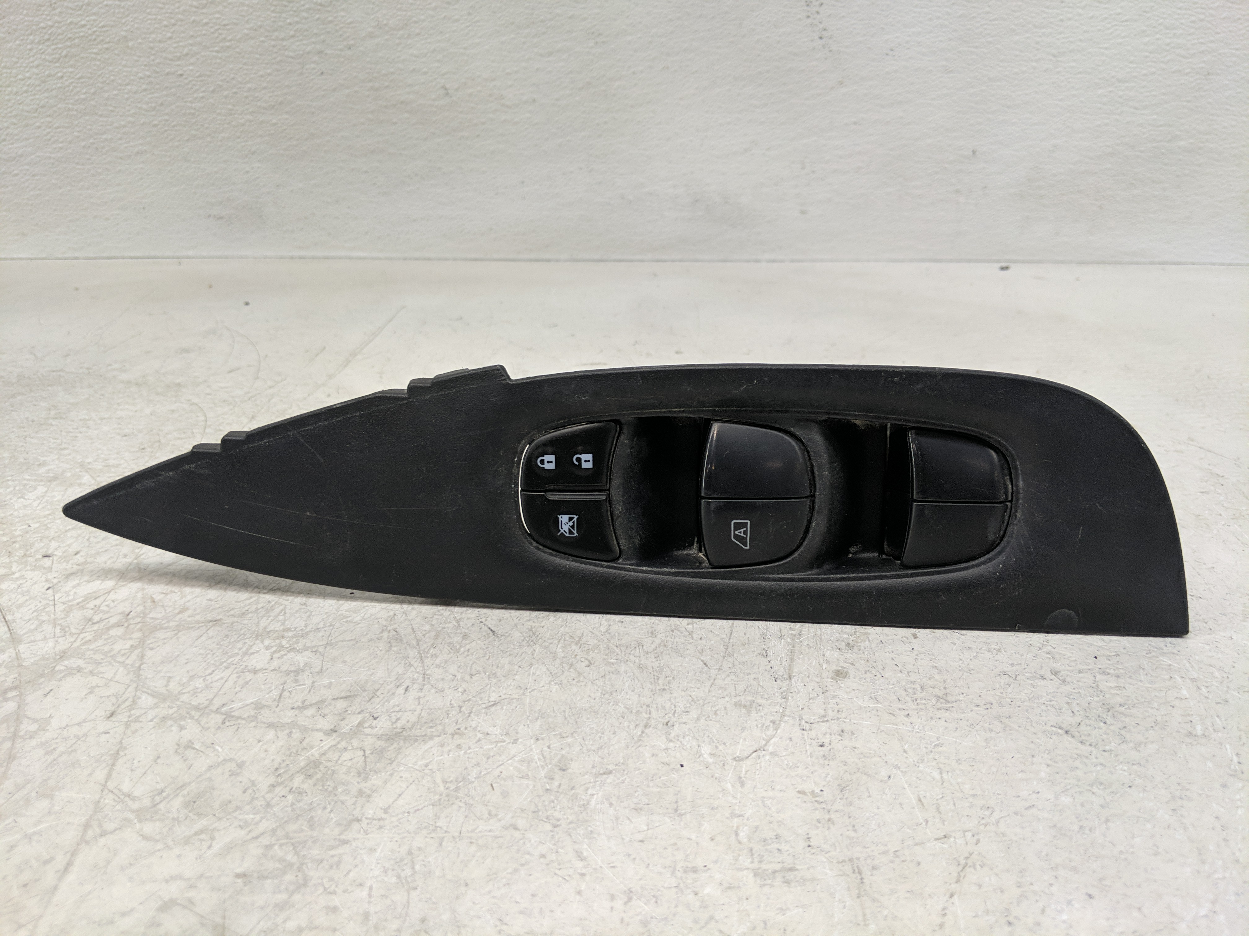 2014-2020 Nissan Rogue Driver Left Door Master Power Window Switch 1166809 - Oemusedautoparts1.com