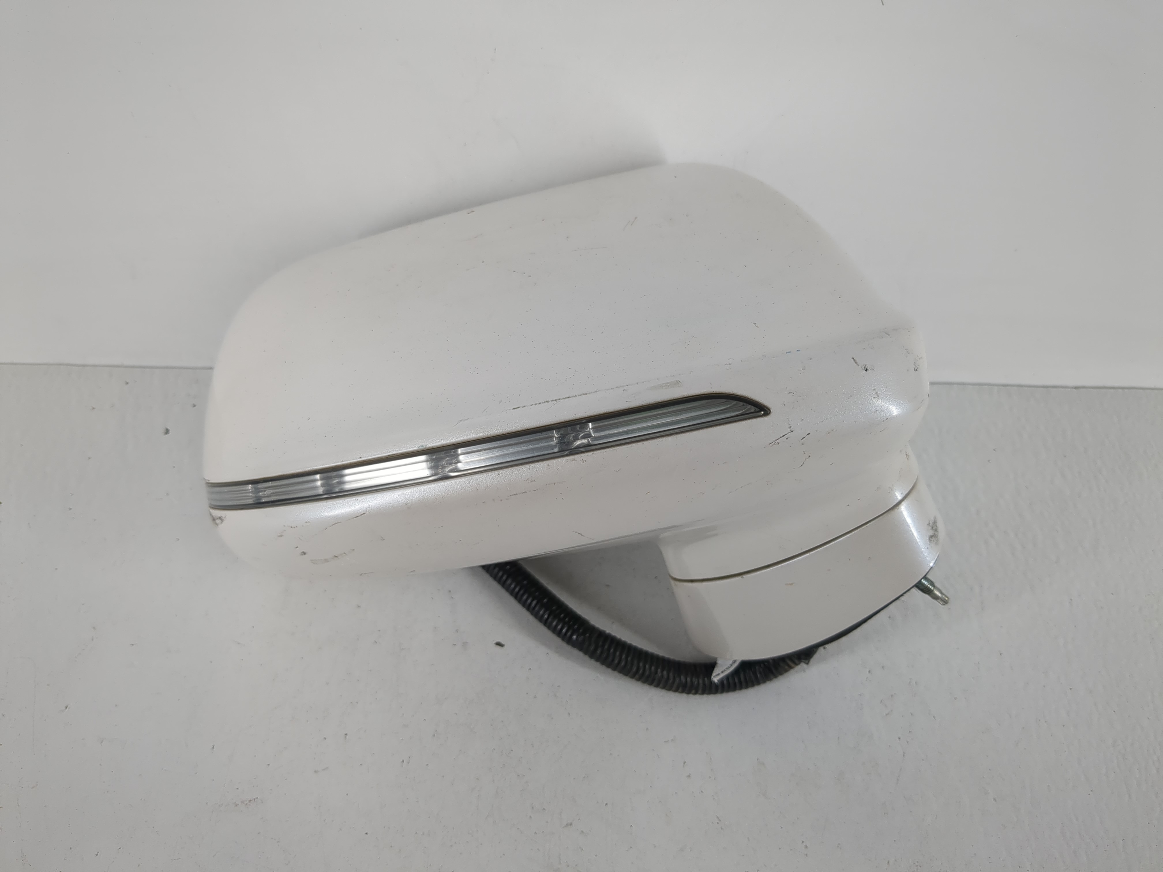 Picture of 2010-2019 Lincoln Mkt Passenger Right Side View Power Door Mirror White 1166861