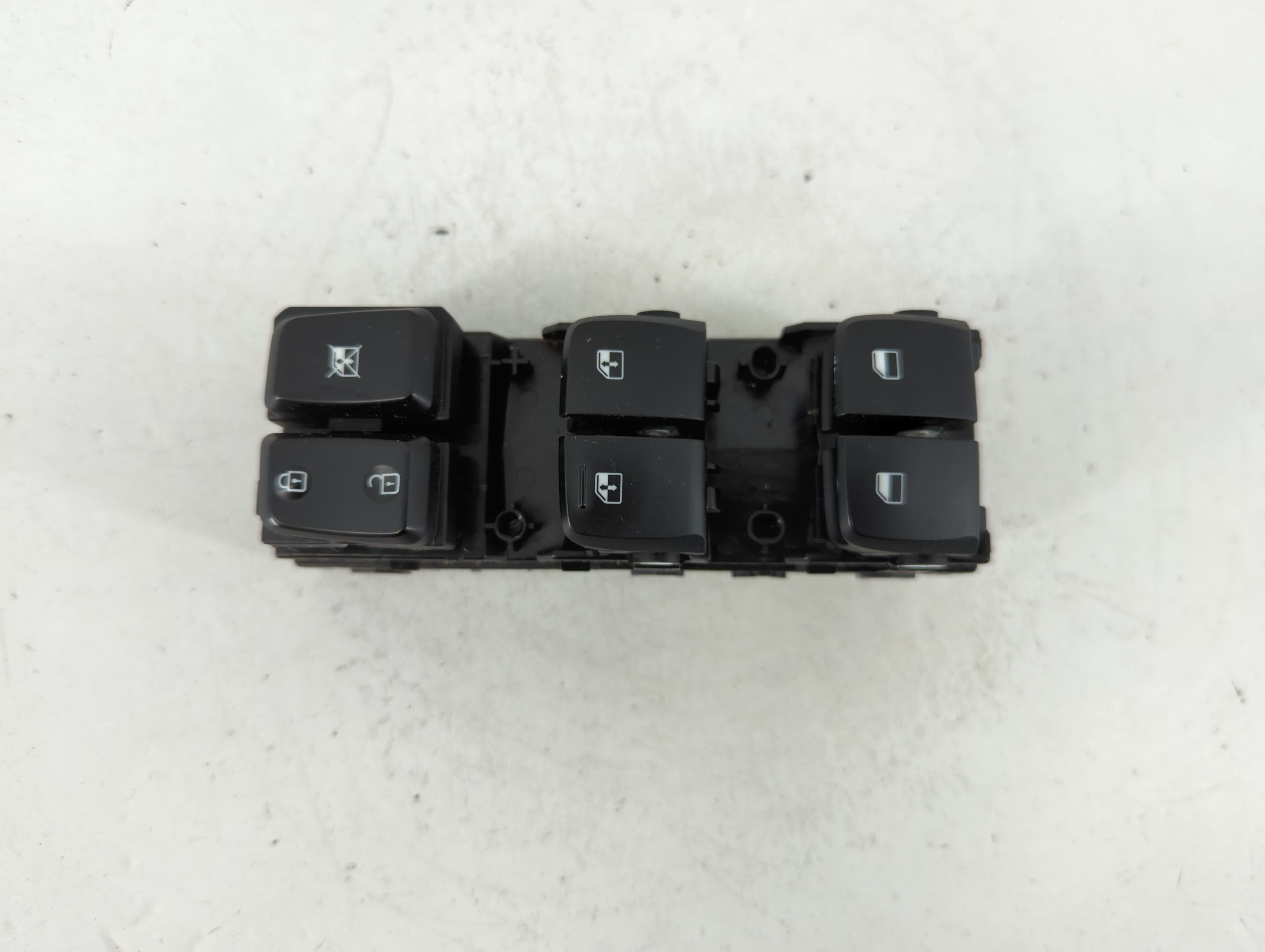 Picture of 2018-2022 Hyundai Kona Driver Left Door Master Power Window Switch 1166896