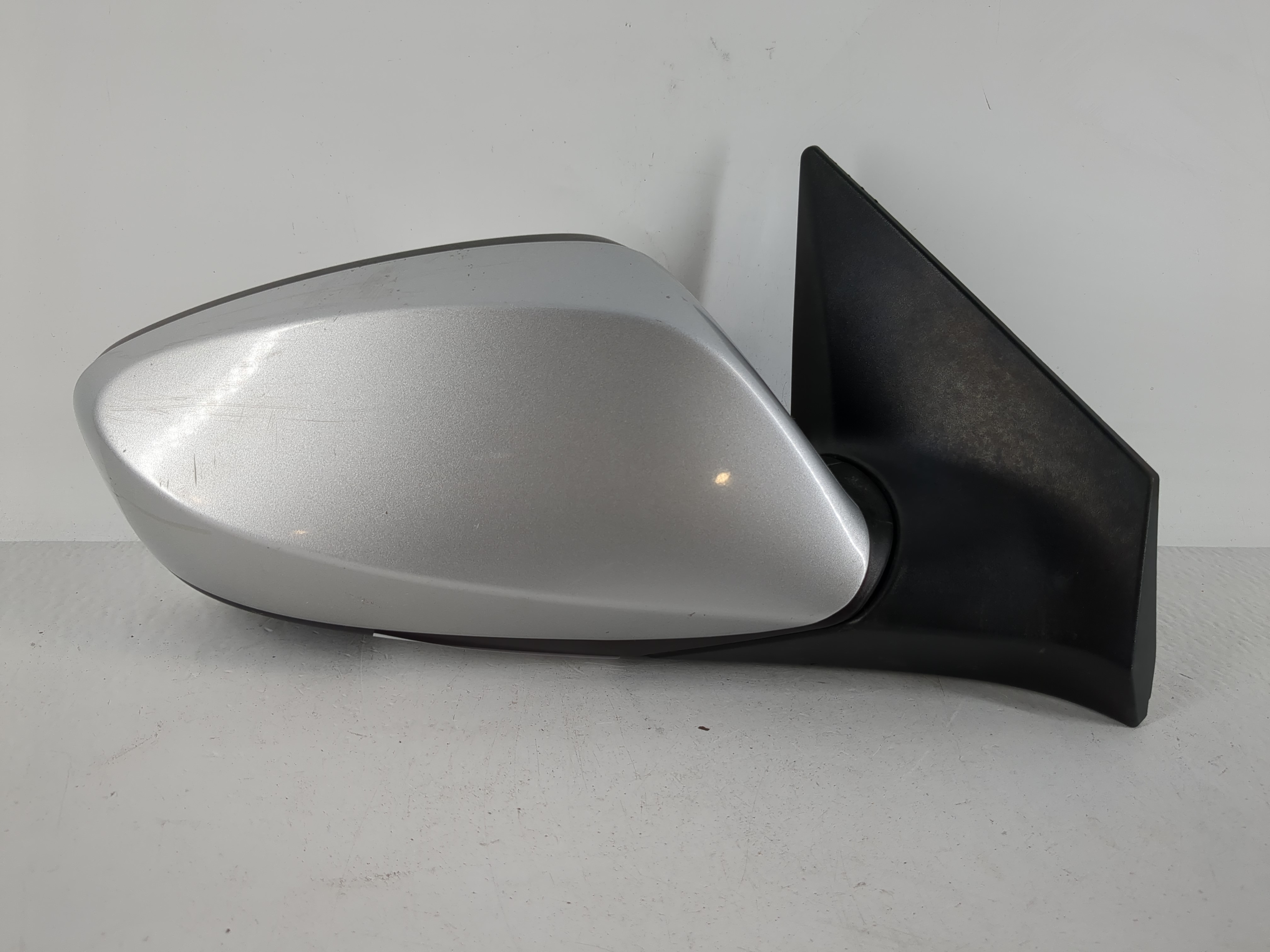 Picture of 2014-2016 Hyundai Elantra Passenger Right Side View Power Door Mirror 1166977