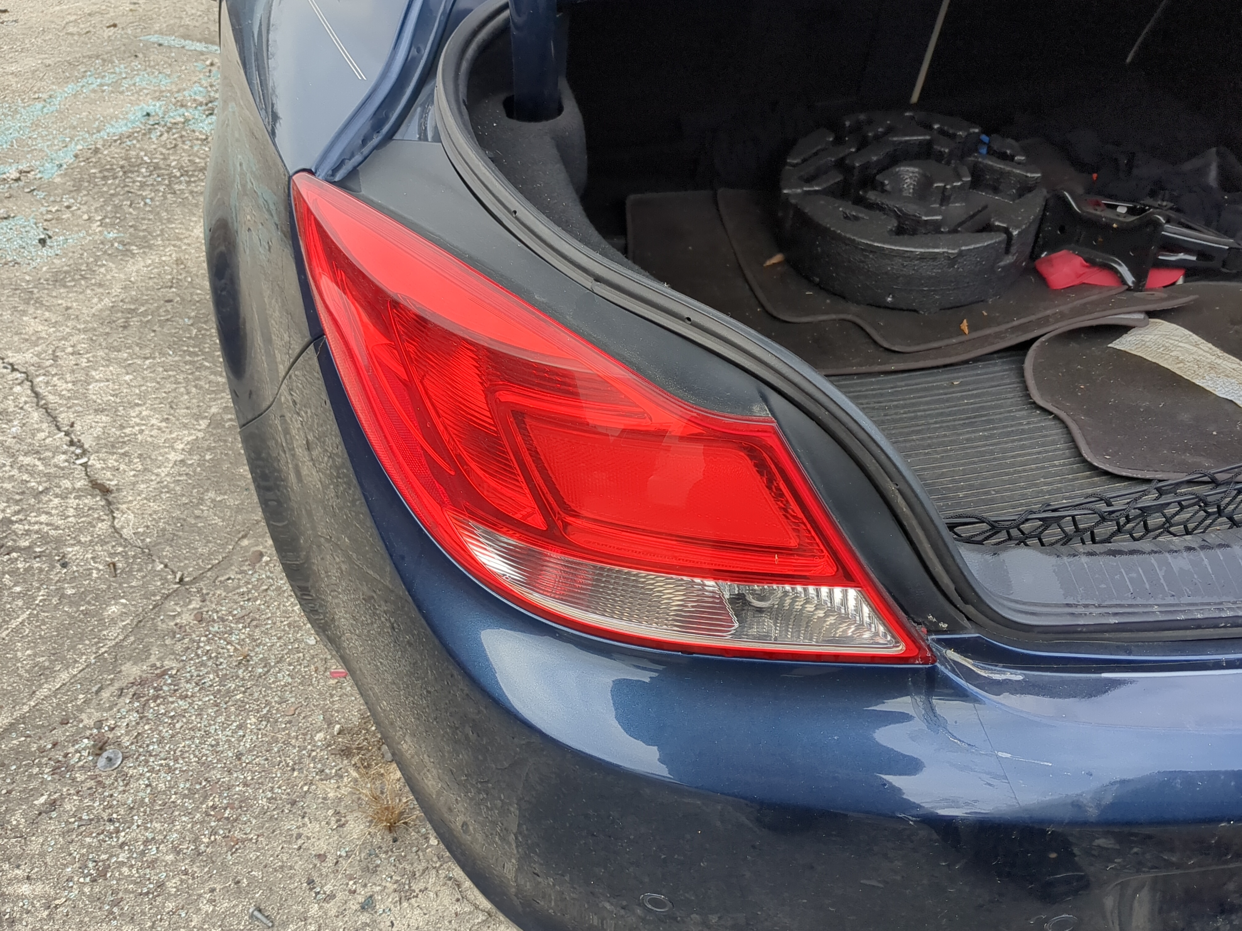 2011-2013 Buick Regal Driver Left Side Tail Light Taillight Oem 1167400 - Oemusedautoparts1.com