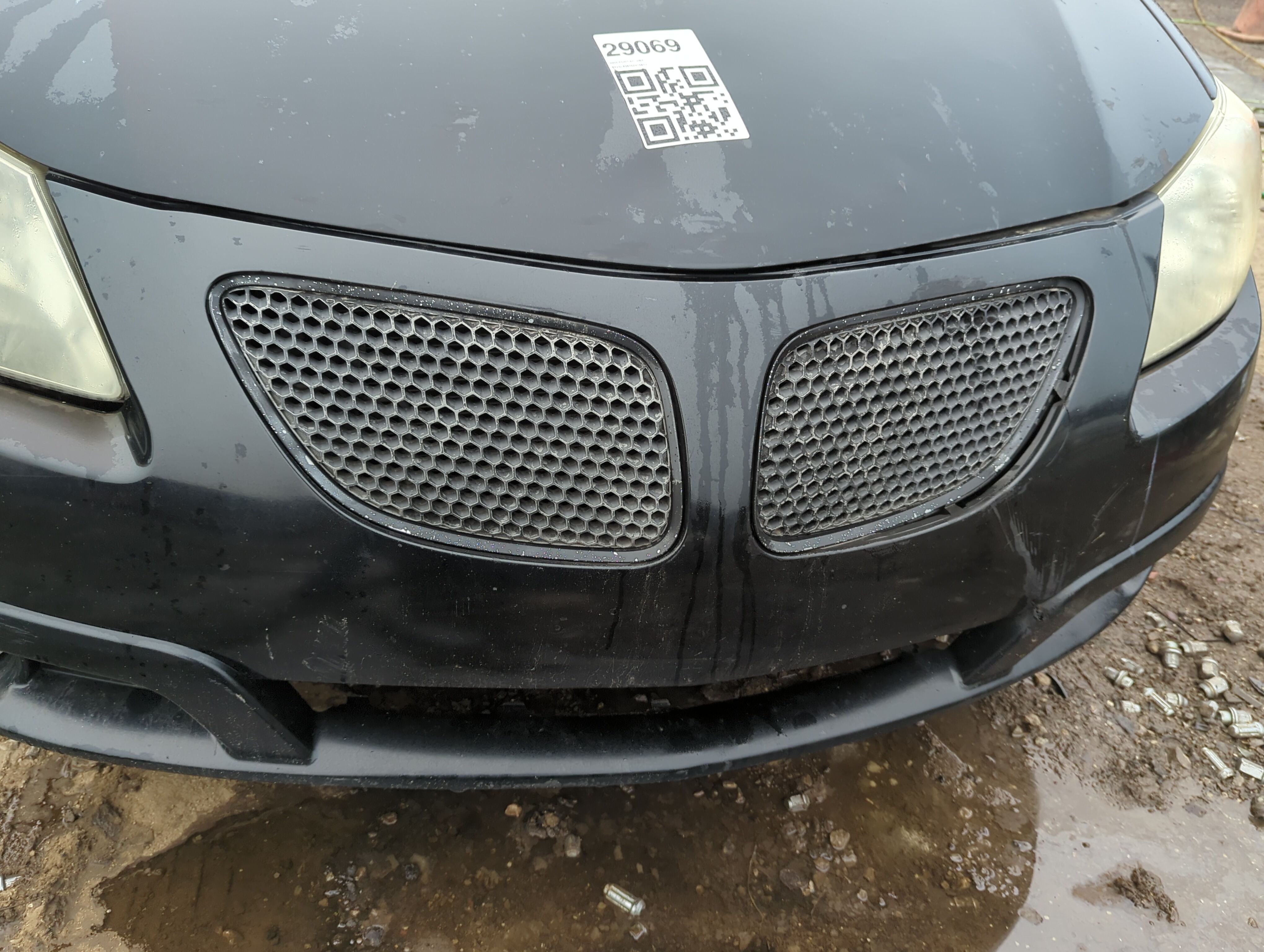 2005-2008 Pontiac Vibe Front Grille Bumper Not Included 1167556 - Oemusedautoparts1.com