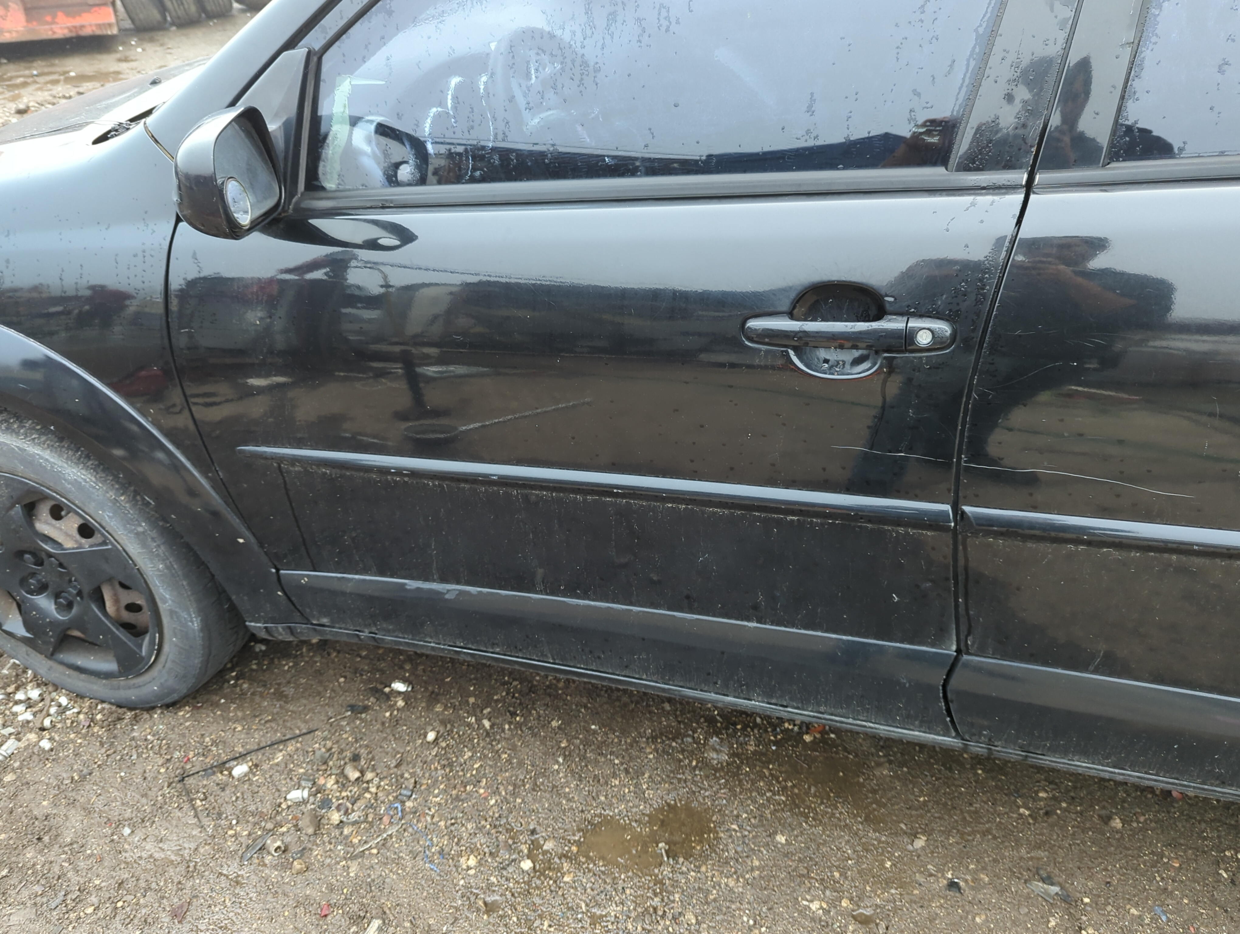 2003-2008 Pontiac Vibe Driver Front Door Oem 1167610 - Oemusedautoparts1.com