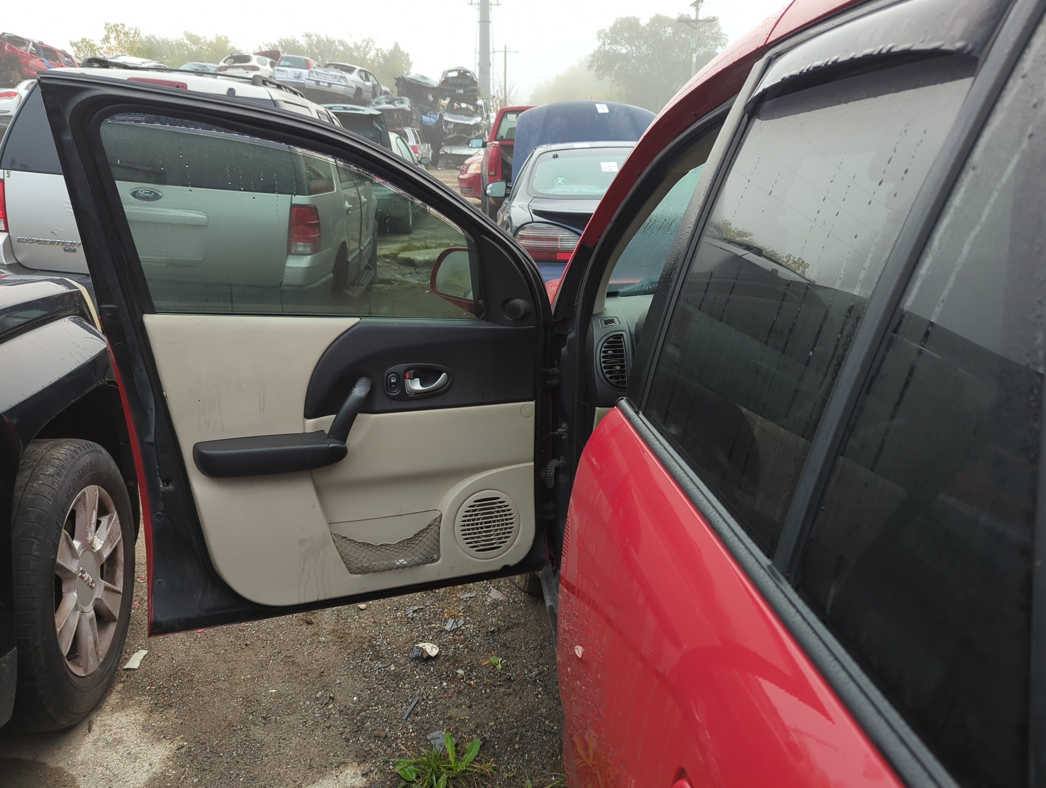 2005 Saturn Vue Front Left Driver Interior Door Panel Trim 1167742 - Oemusedautoparts1.com