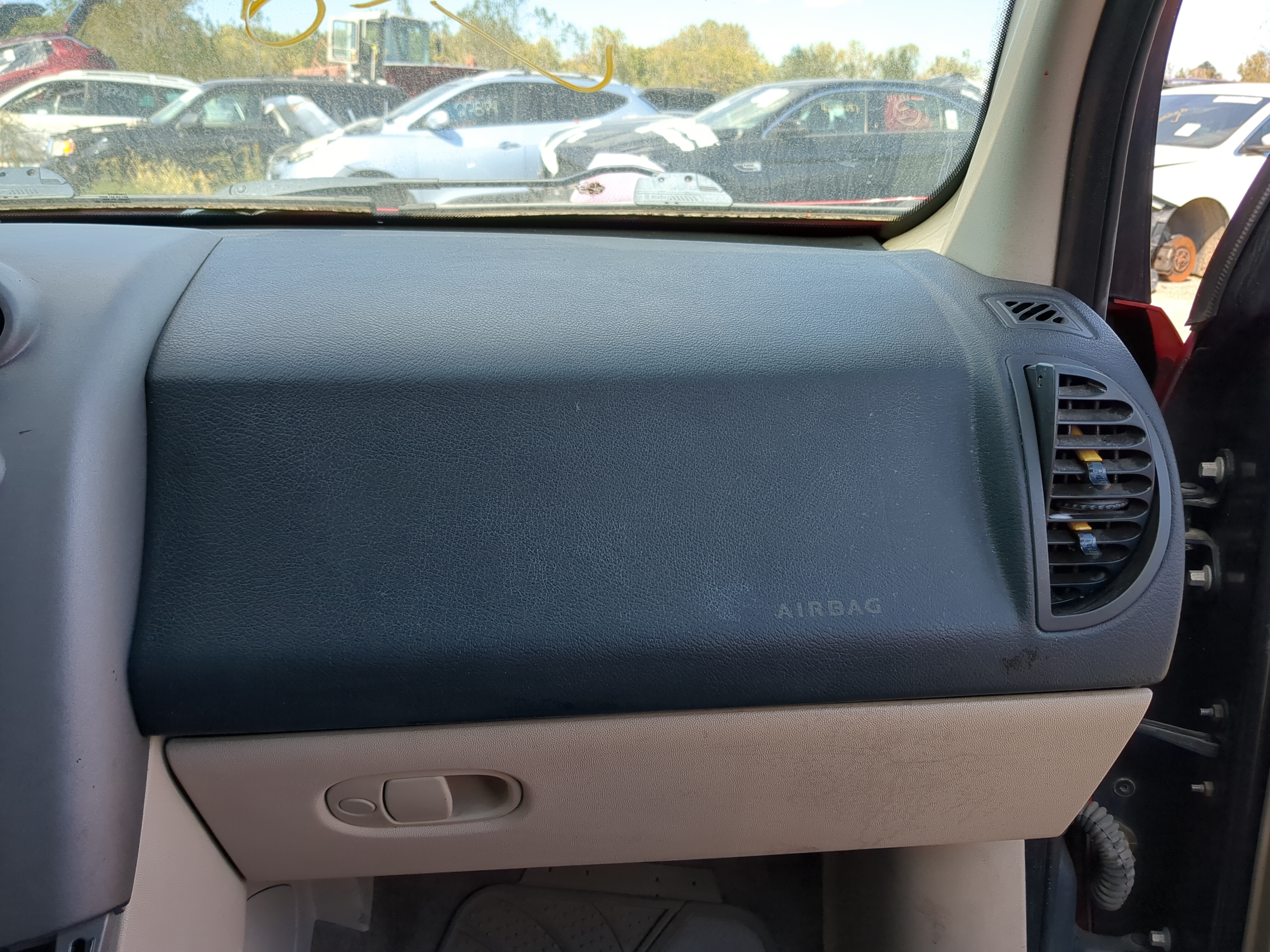 2004-2005 Saturn Vue Air Bag Passenger Right Dashboard Oem 1167761 - Oemusedautoparts1.com