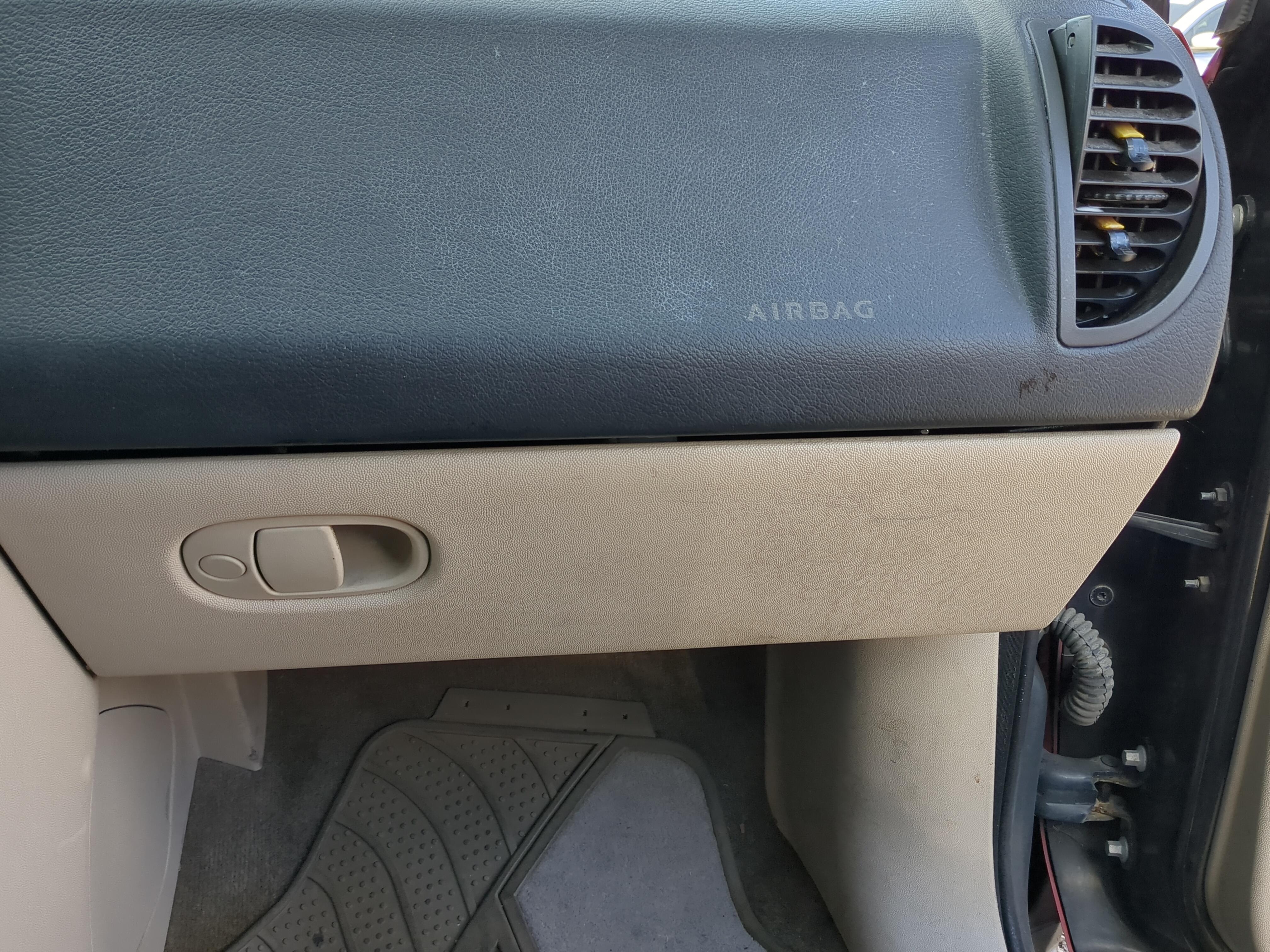 2005 Saturn Vue Passenger Glove Box Door Storage Compartment 1167855 - Oemusedautoparts1.com