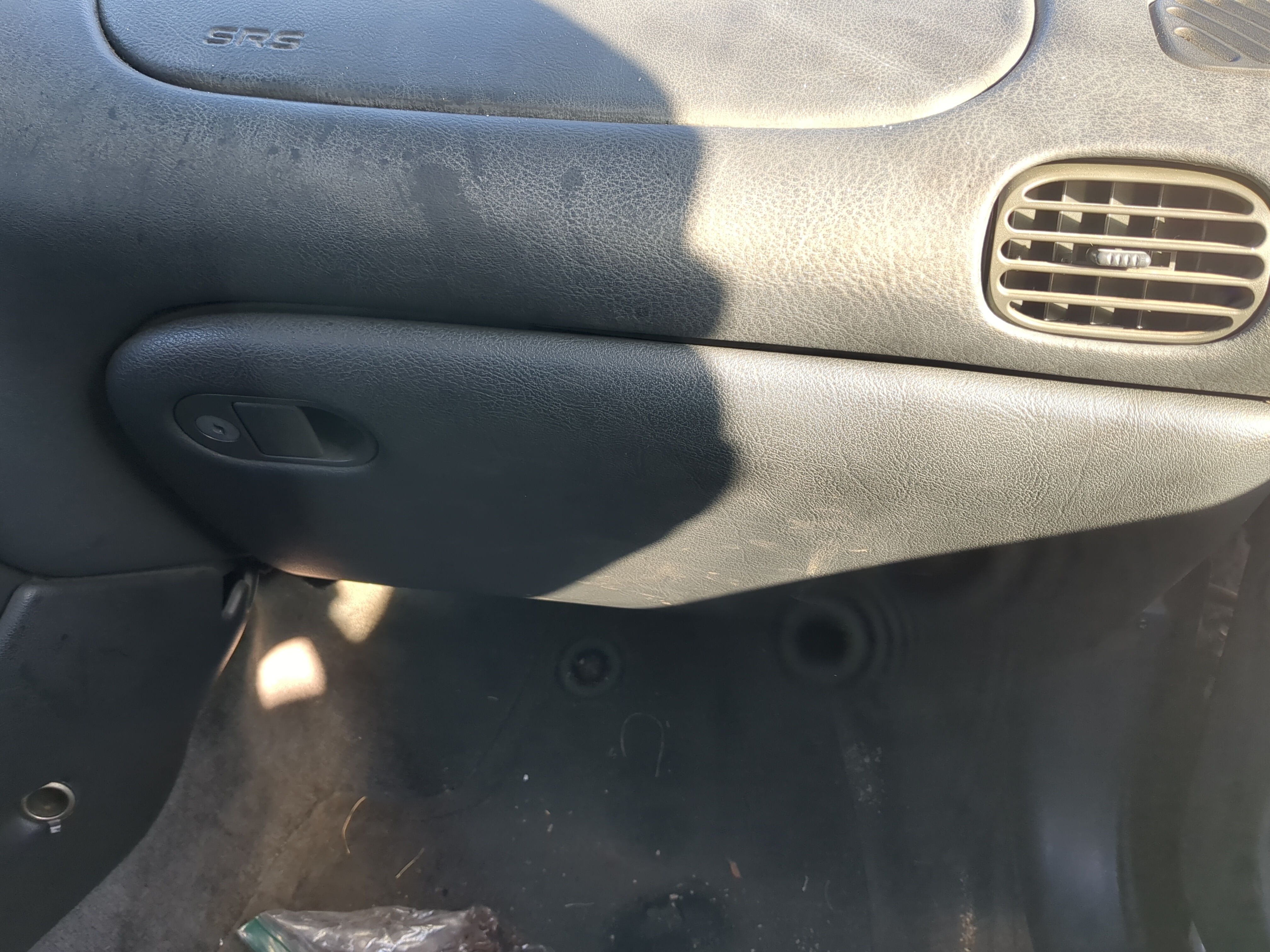 2001 Pontiac Grand Prix Passenger Glove Box Door Storage Compartment 1168053 - Oemusedautoparts1.com