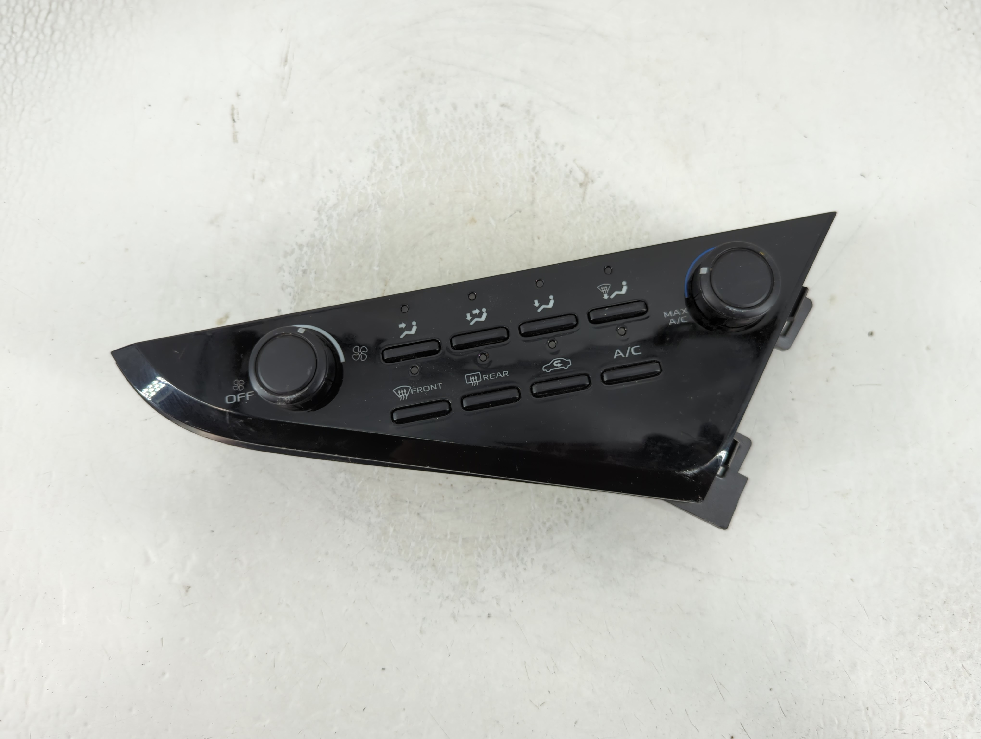 2018-2019 Toyota Camry Ac Heater Climate Control 55900-33l00-b 116808 - Oemusedautoparts1.com