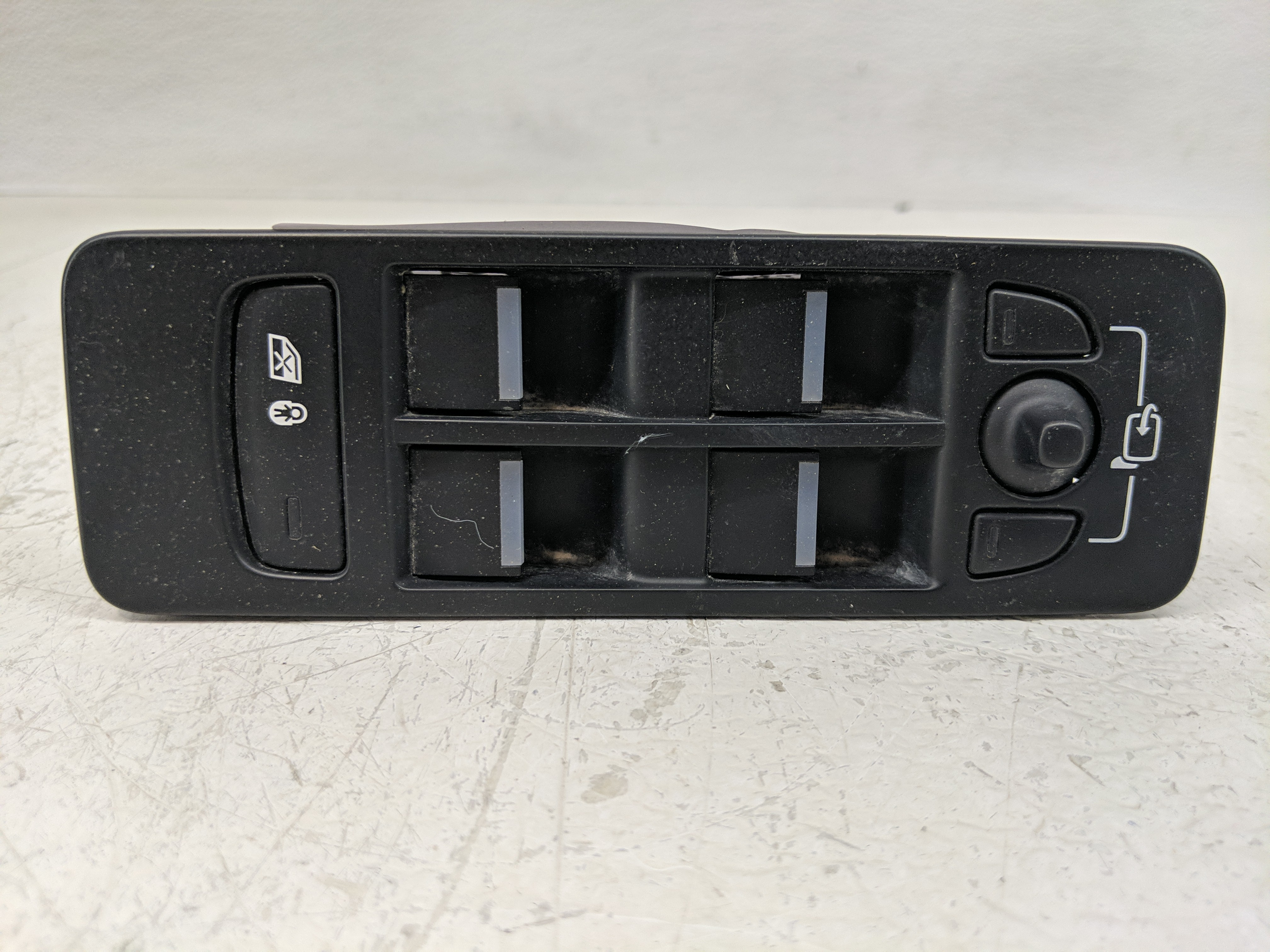 Picture of 2015 Land Rover Discovery Sport Driver Left Door Master Power Window Switch 1168093