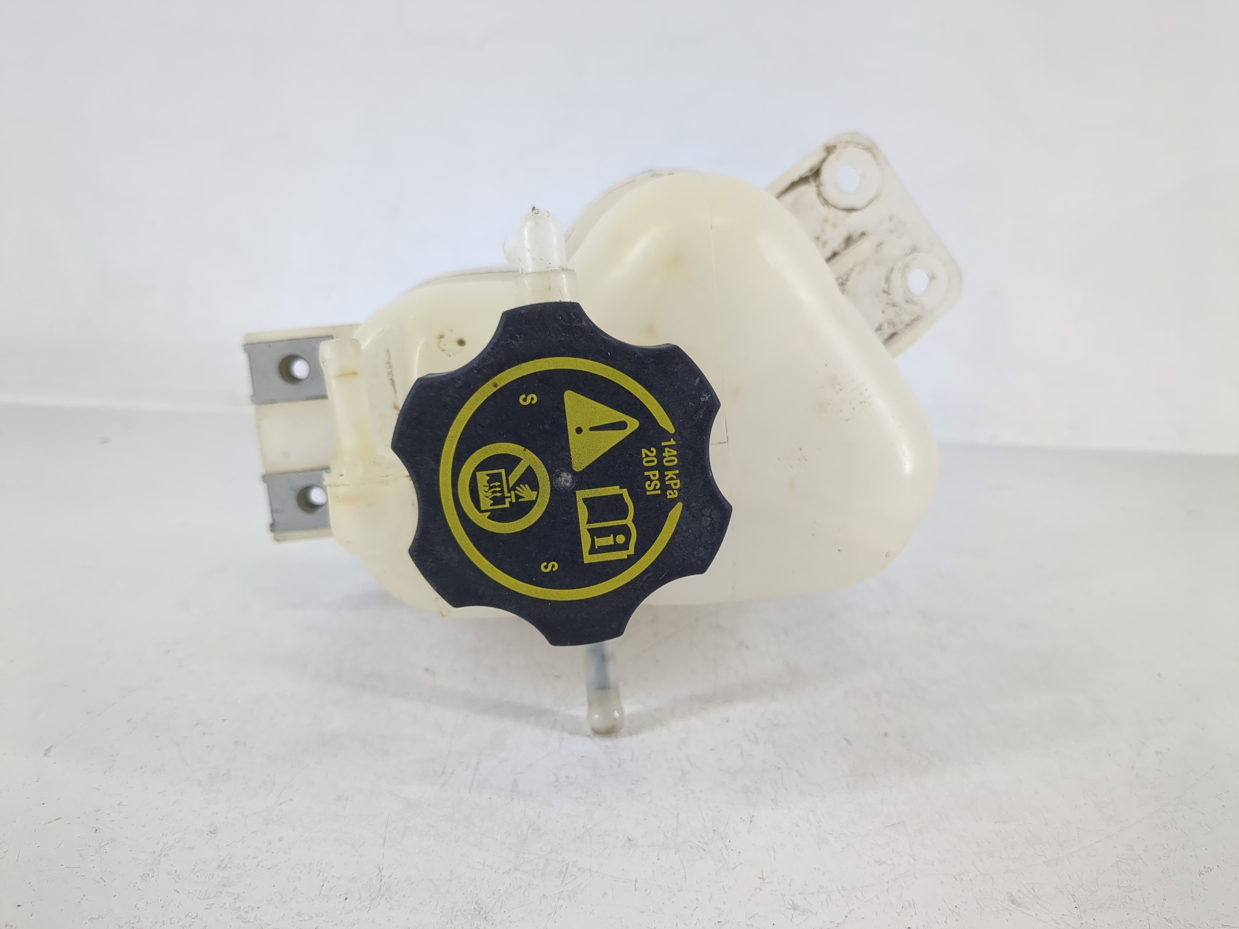 2013 Chevrolet Spark Radiator Coolant Overflow Expansion Tank Bottle 1168118 - Oemusedautoparts1.com