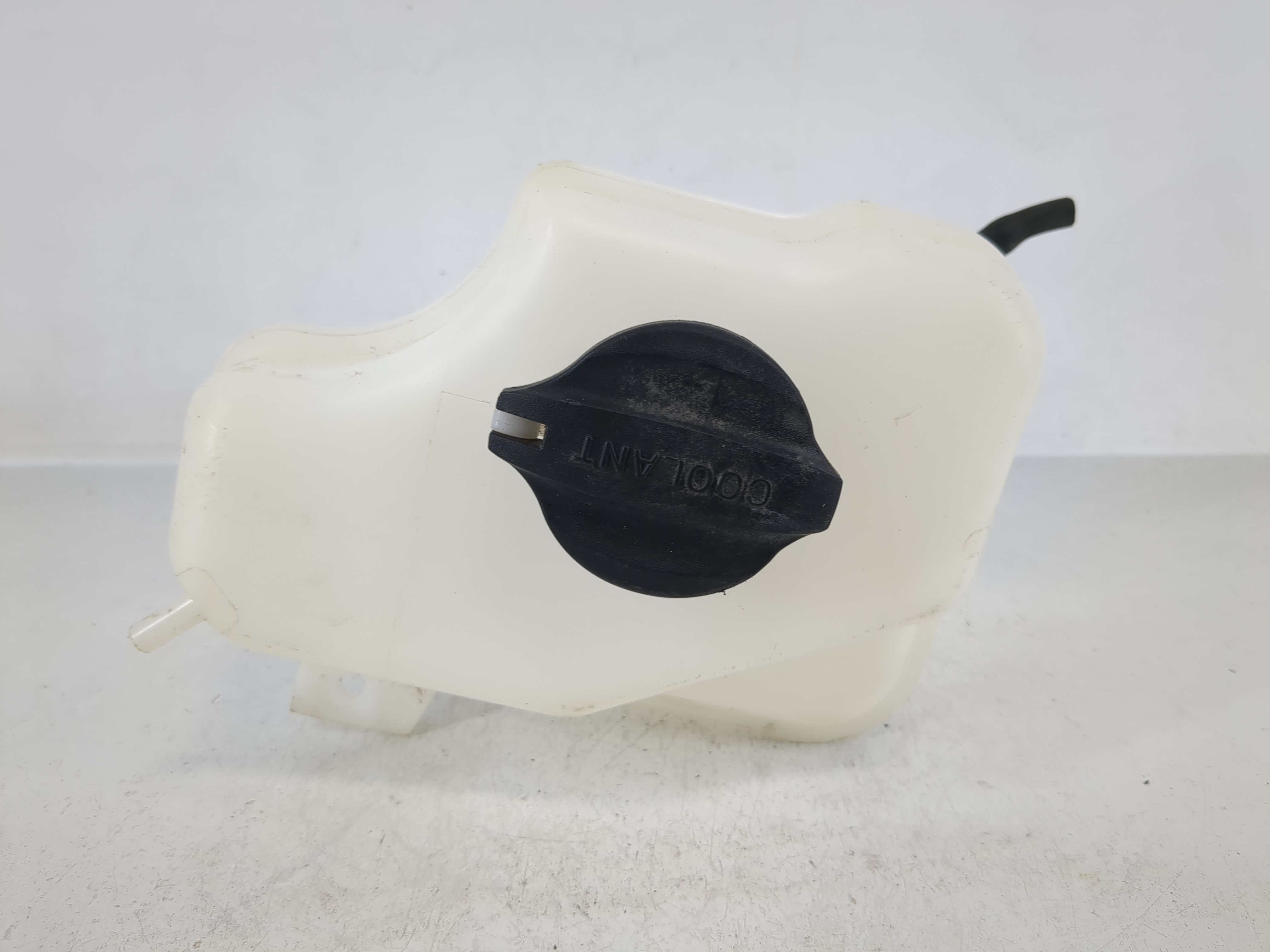 Picture of Hyundai Sonata Windshield Washer Fluid Reservoir Bottle Oem 1168122