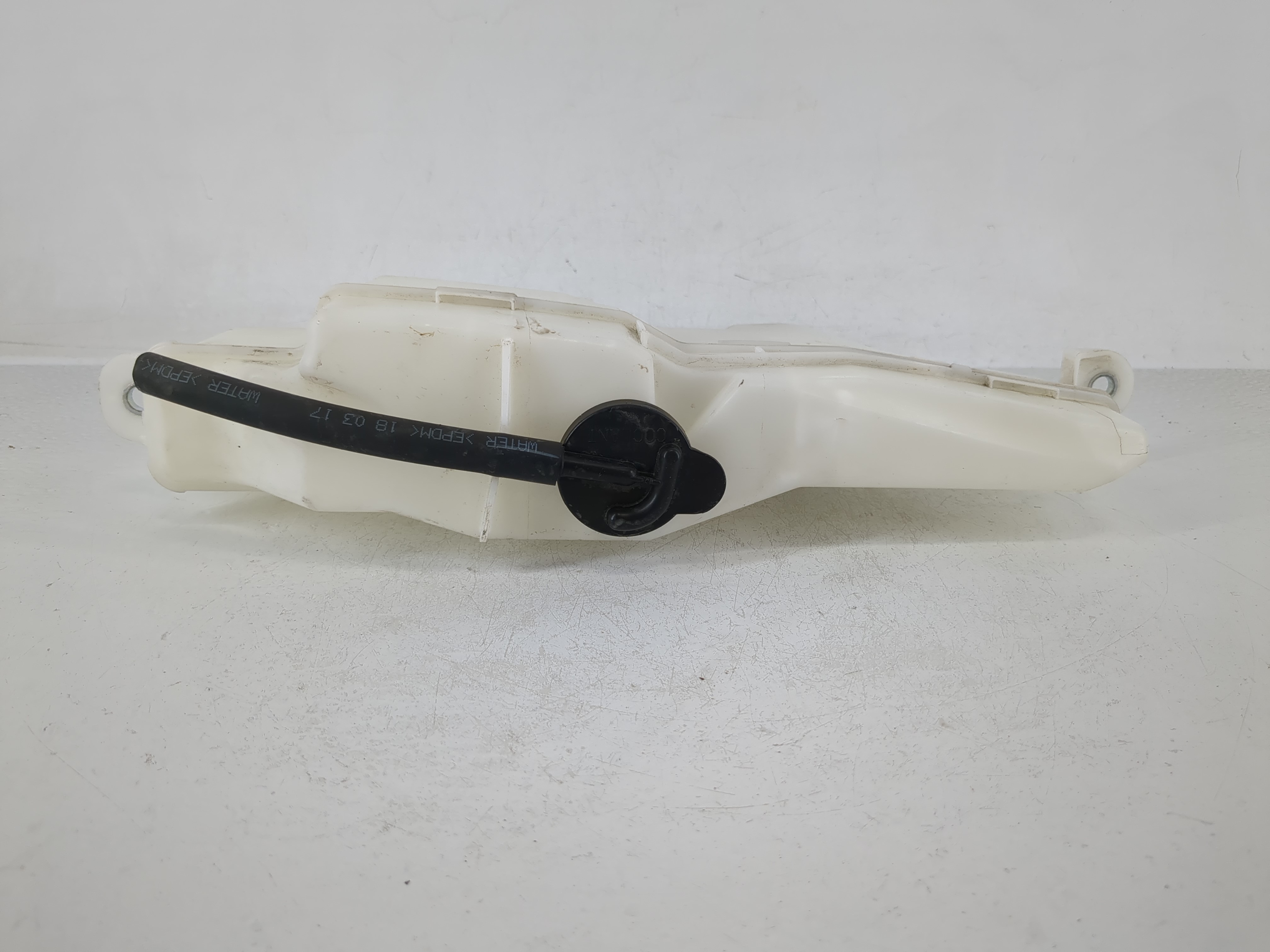 Picture of Mercedes-benz E350 Windshield Washer Fluid Reservoir Bottle Oem 1168126