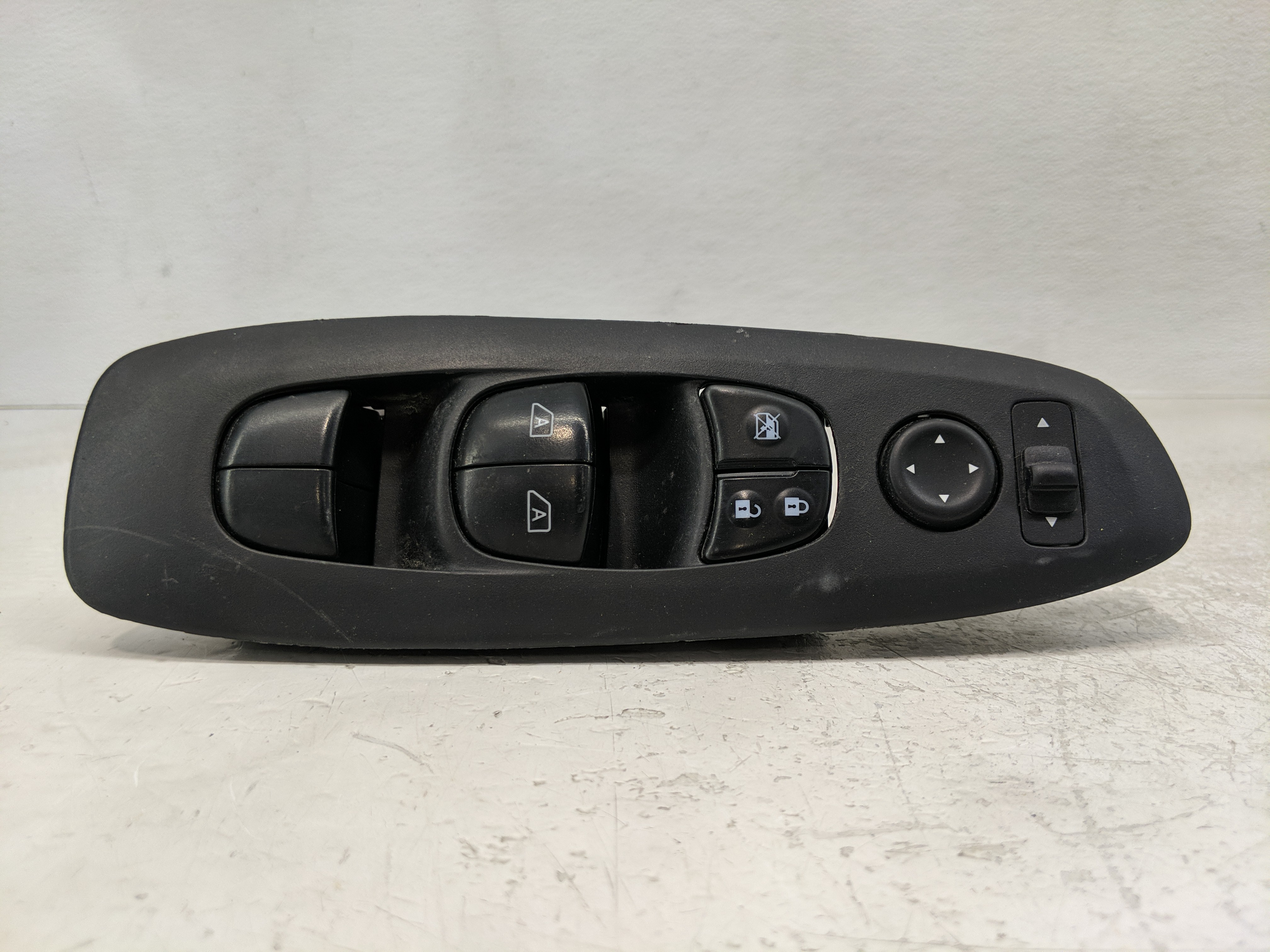 2013-2020 Nissan Pathfinder Driver Left Door Master Power Window Switch 1168166 - Oemusedautoparts1.com