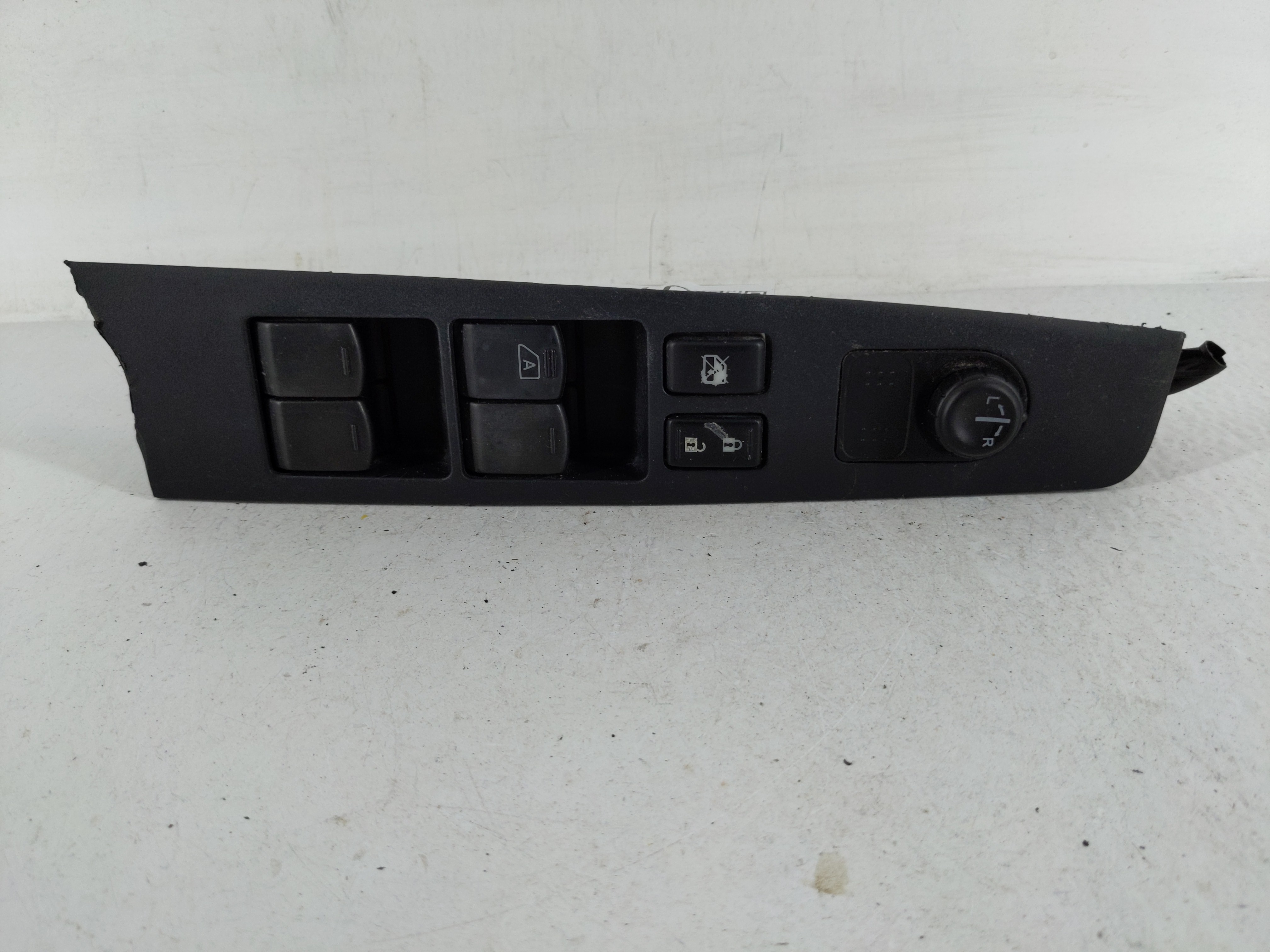 Picture of 2007-2012 Nissan Sentra Driver Left Door Master Power Window Switch 1168210