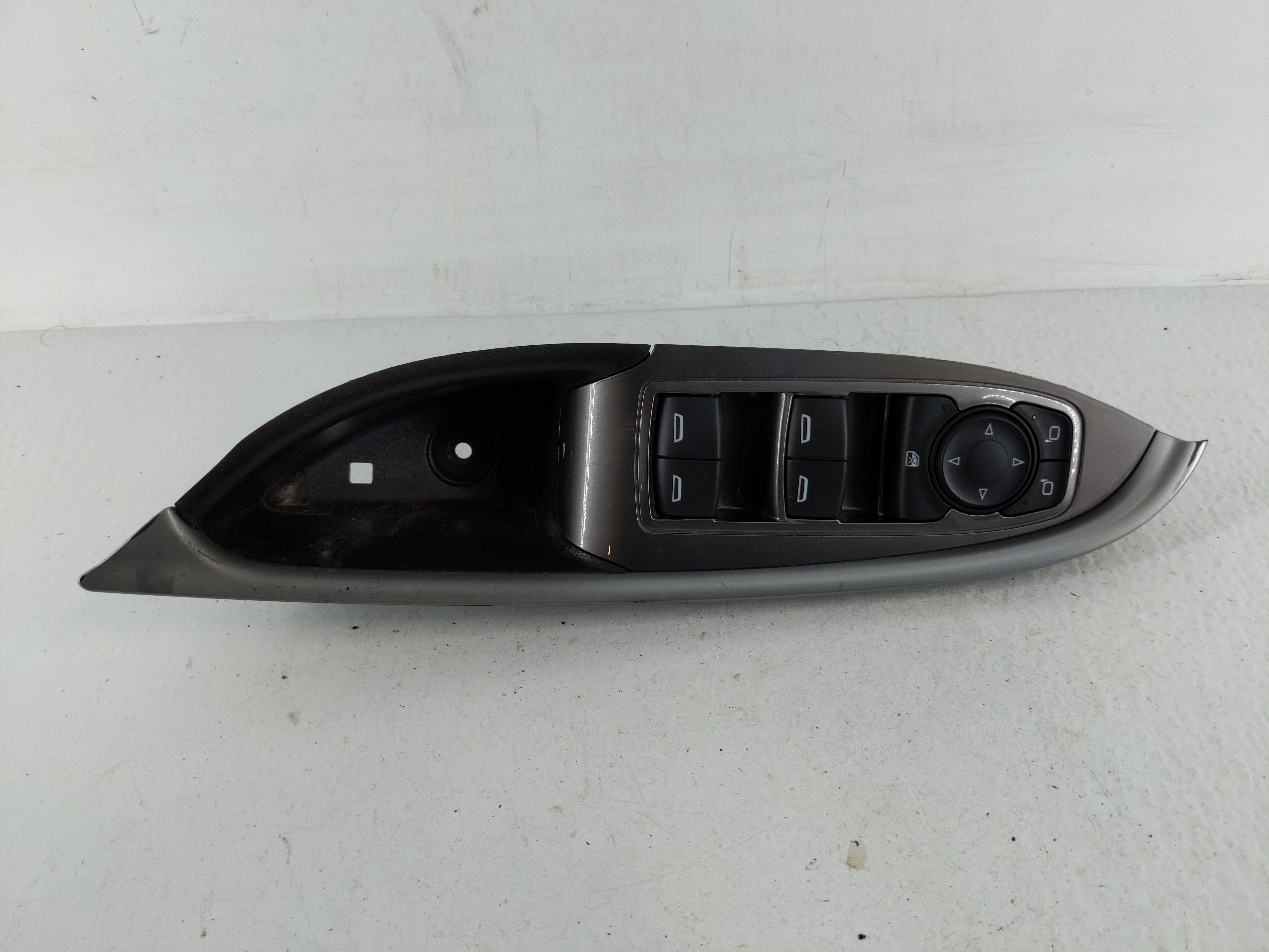Picture of 2016-2021 Chevrolet Malibu Driver Left Door Master Power Window Switch 1168213