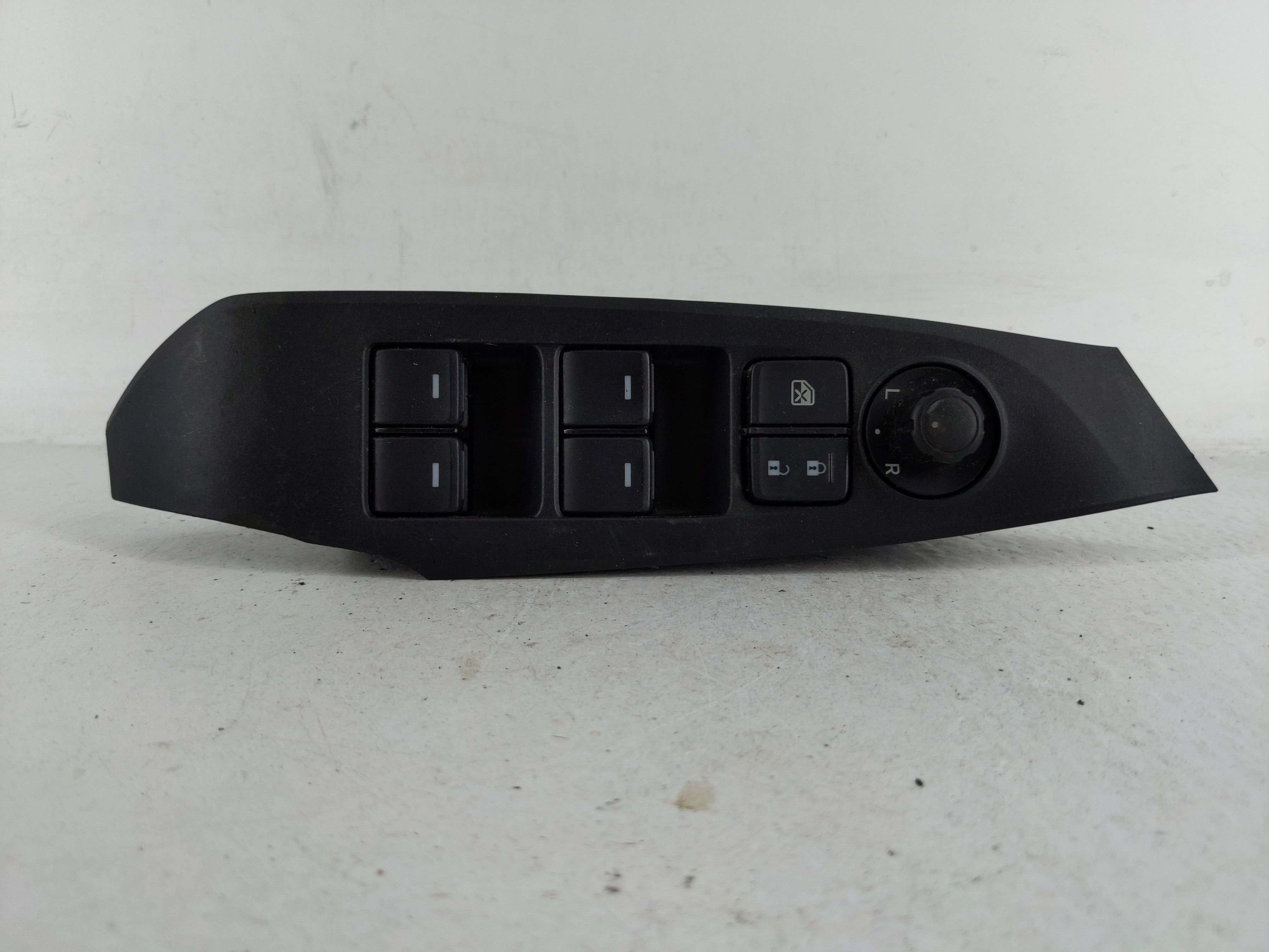 Picture of 2016-2016 Mazda 6 Driver Left Door Master Power Window Switch 1168229
