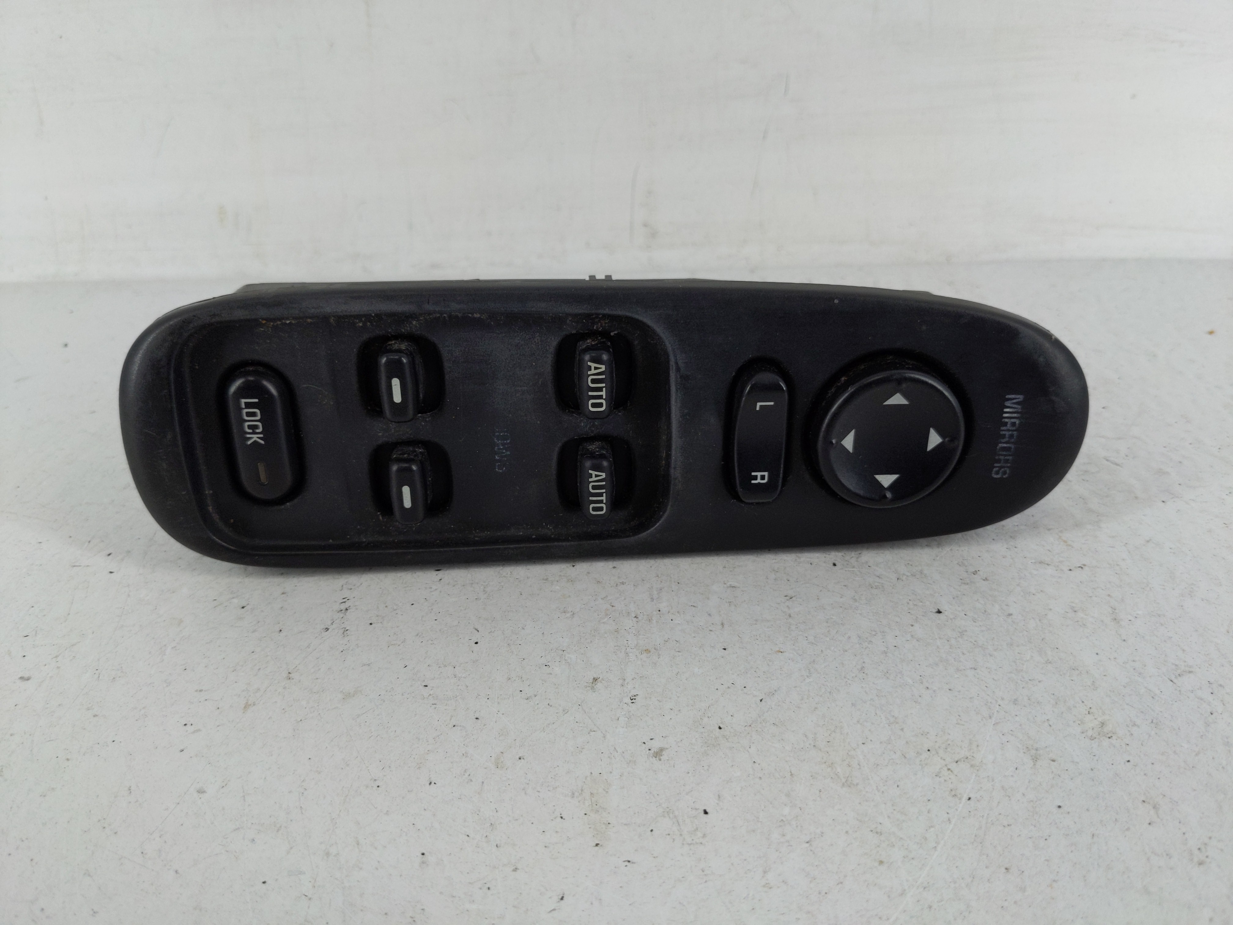 Picture of 2000-2005 Buick Lesabre Driver Left Door Master Power Window Switch 1168233