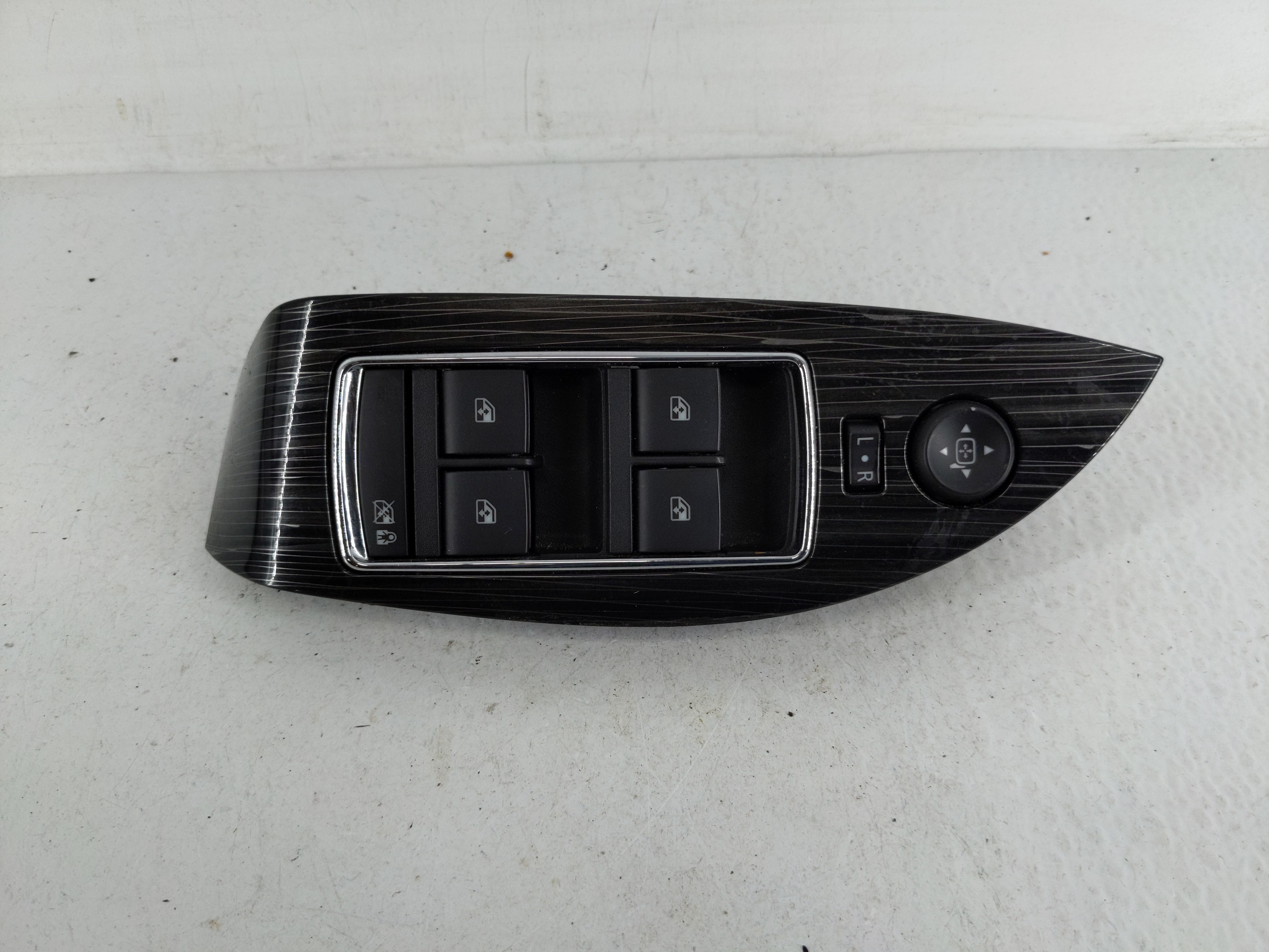 Picture of 2014-2020 Chevrolet Impala Driver Left Door Master Power Window Switch 1168236